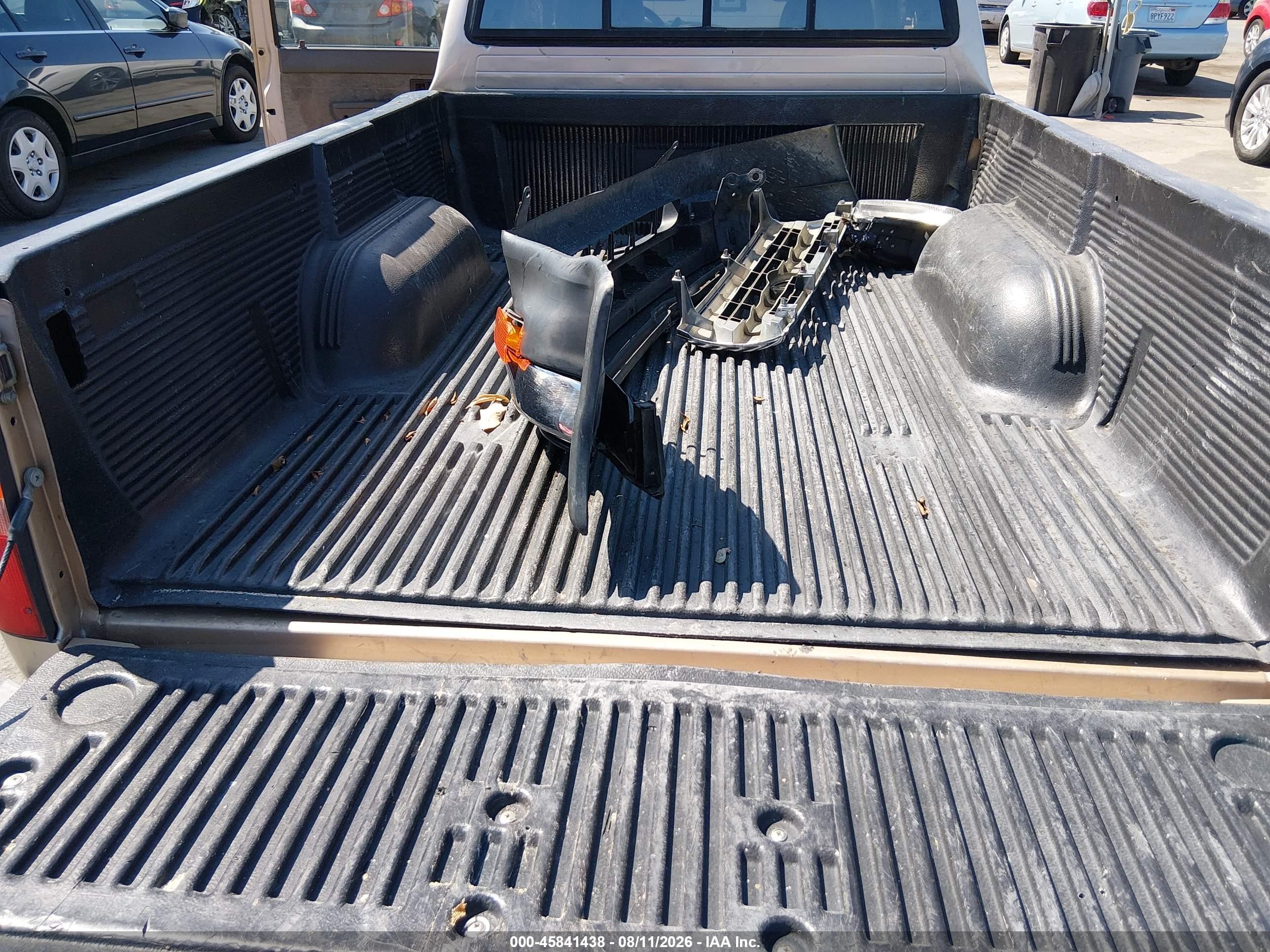 1998 Toyota Tacoma   Бежевый vin: 4TAVL52N6WZ016982