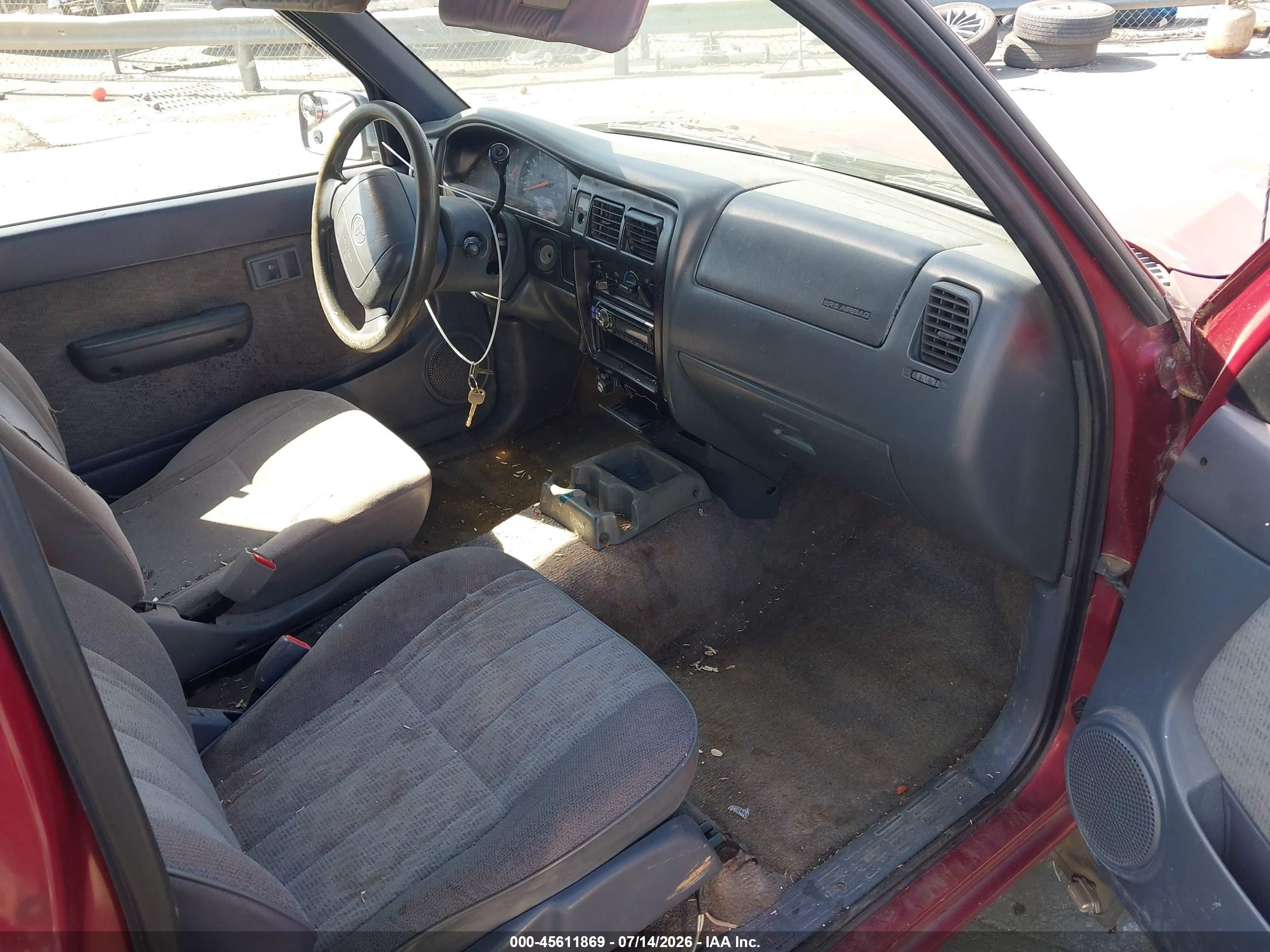 1998 Toyota Tacoma   Burgundy vin: 4TAVL52N6WZ075403