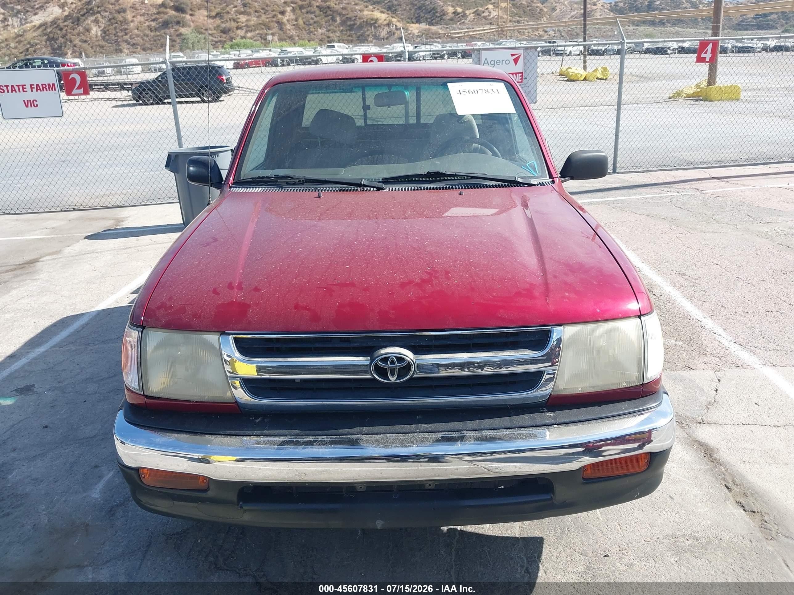 1998 Toyota Tacoma   Red vin: 4TAVL52N7WZ010558