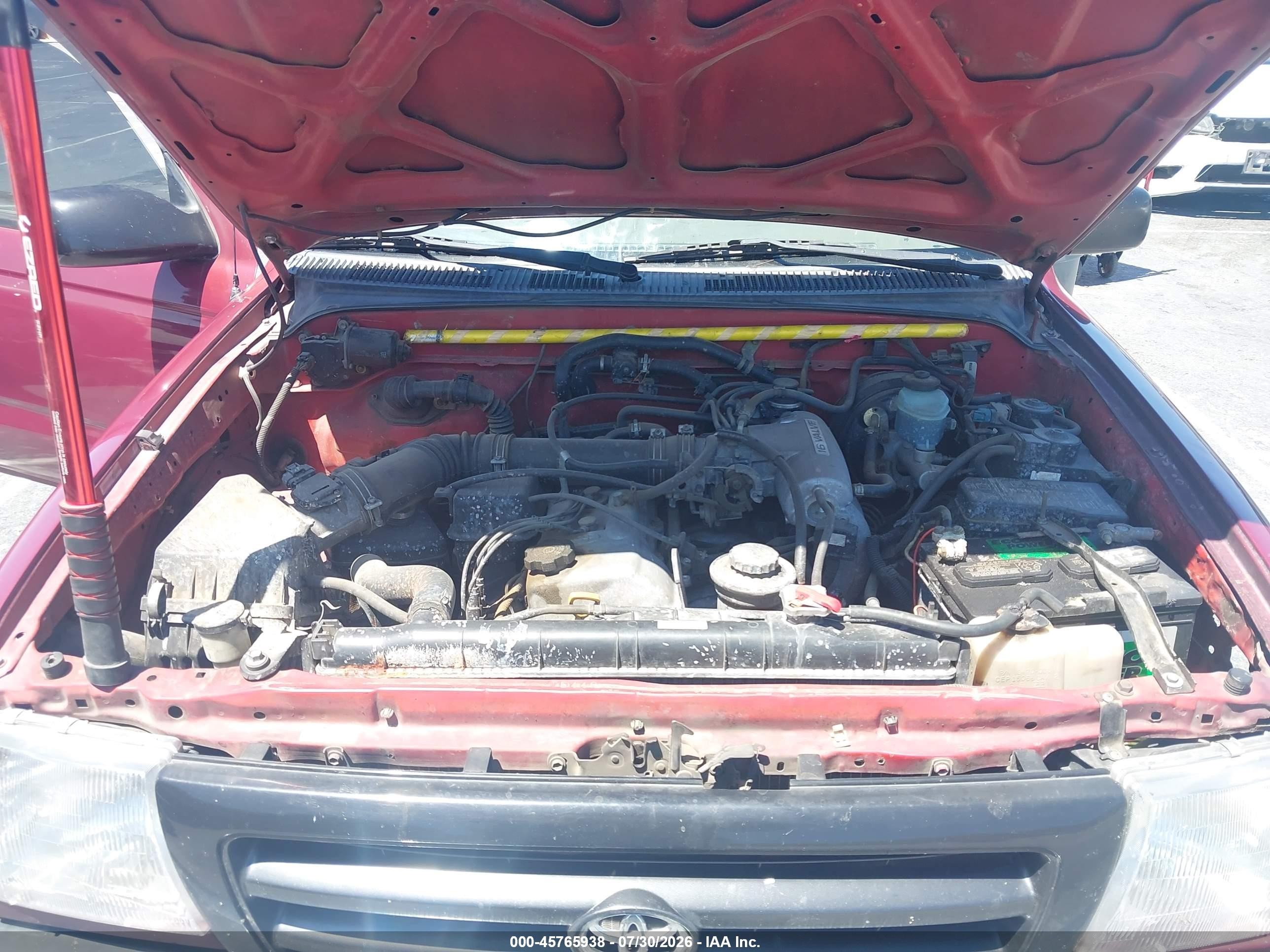1998 Toyota Tacoma   Красный vin: 4TAVL52N7WZ030180