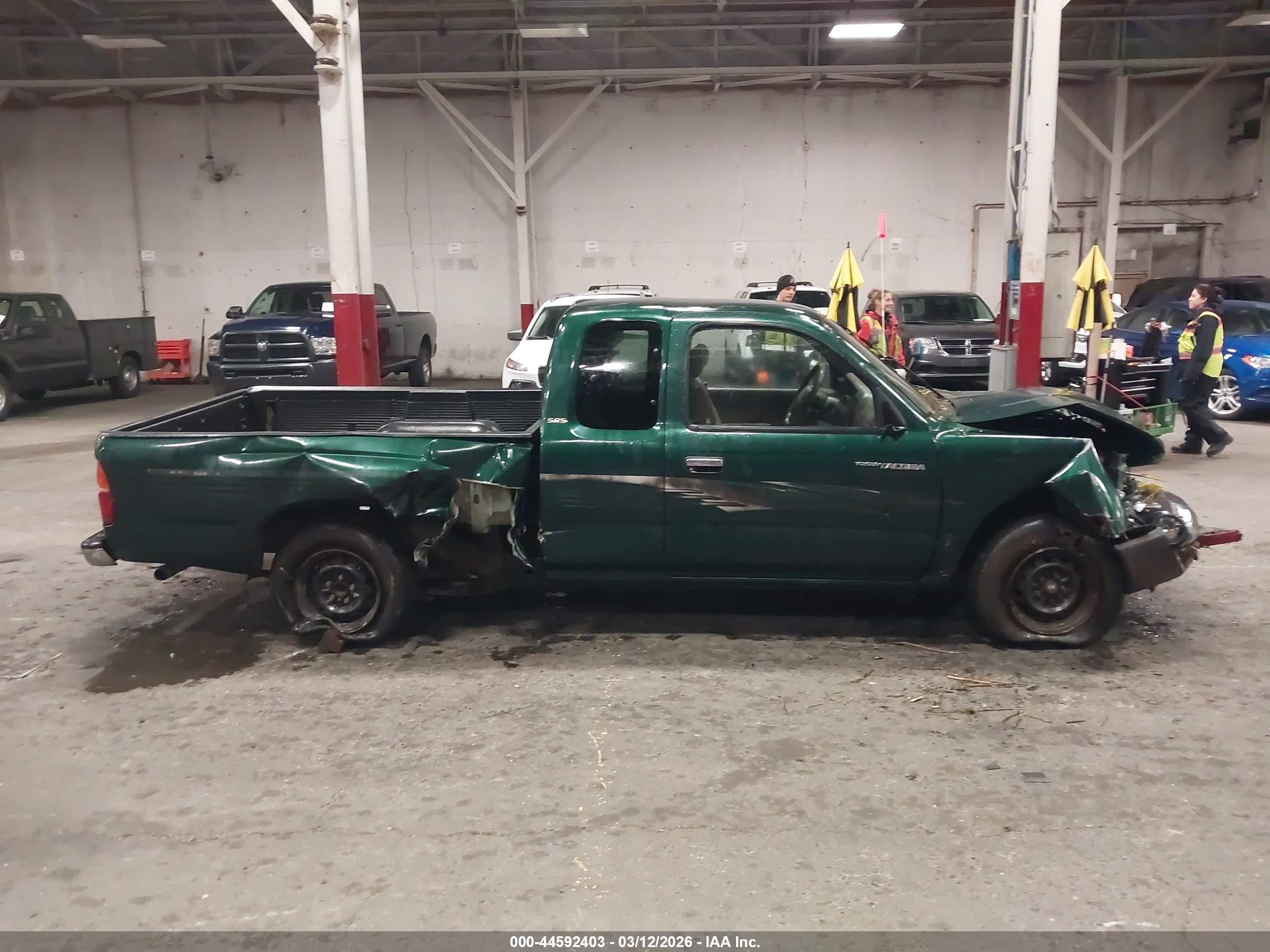 1999 Toyota Tacoma   Green vin: 4TAVL52N7XZ404319