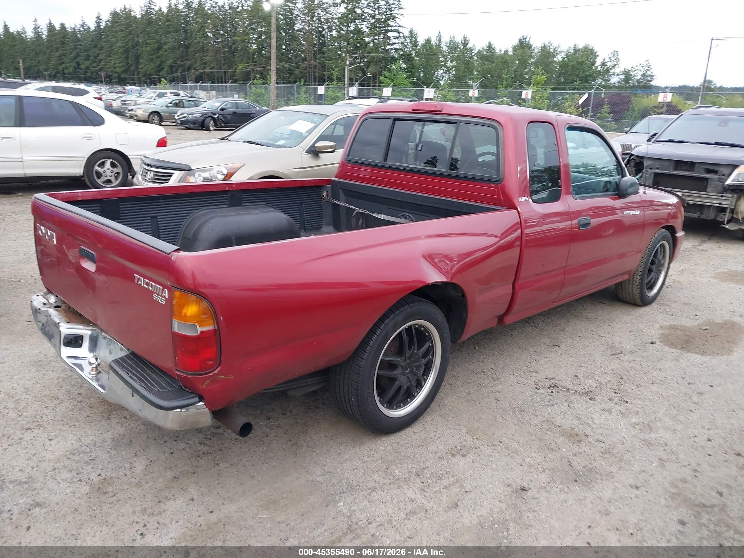 1999 Toyota Tacoma   Red vin: 4TAVL52N7XZ453875