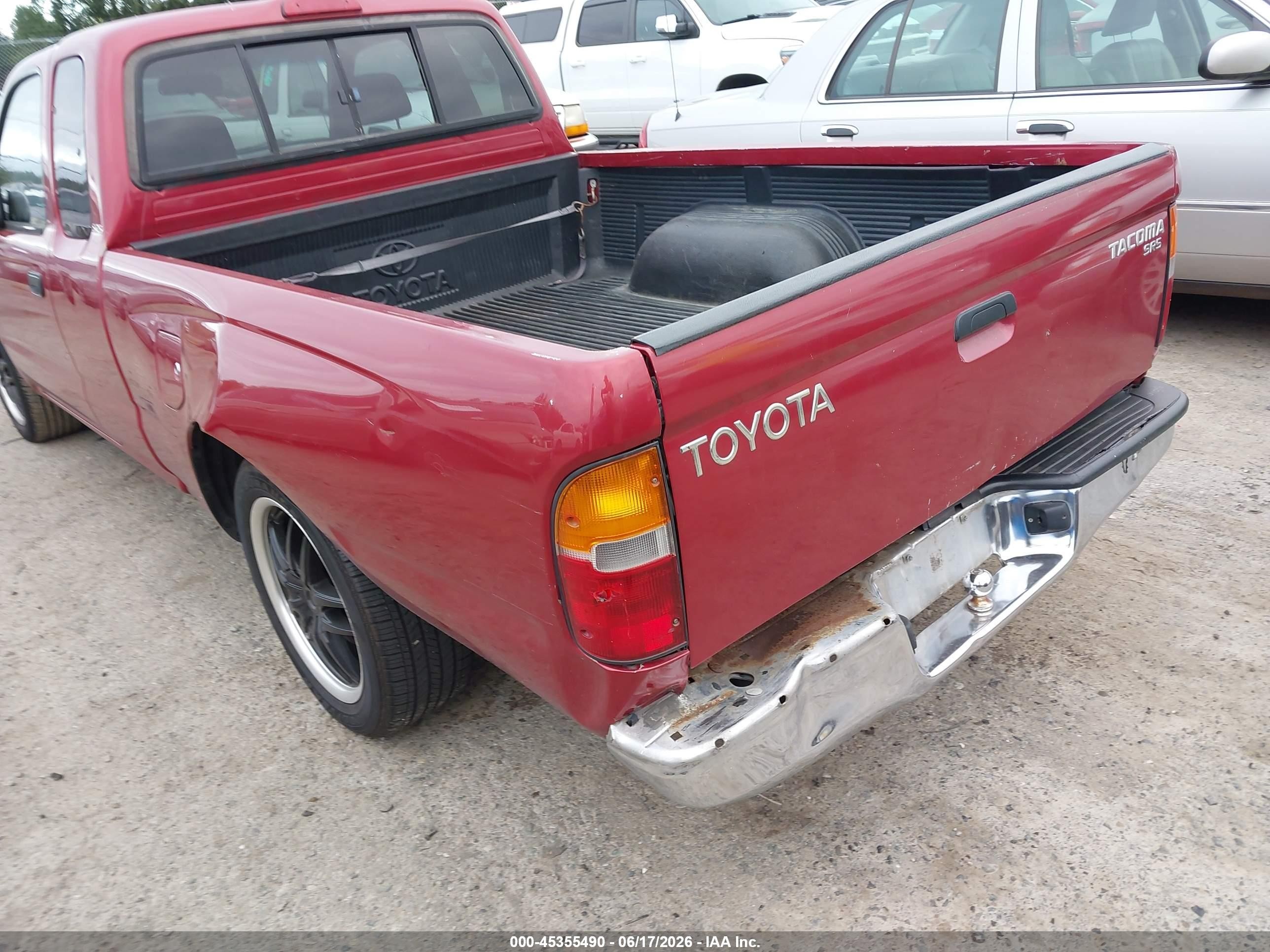 1999 Toyota Tacoma   Red vin: 4TAVL52N7XZ453875