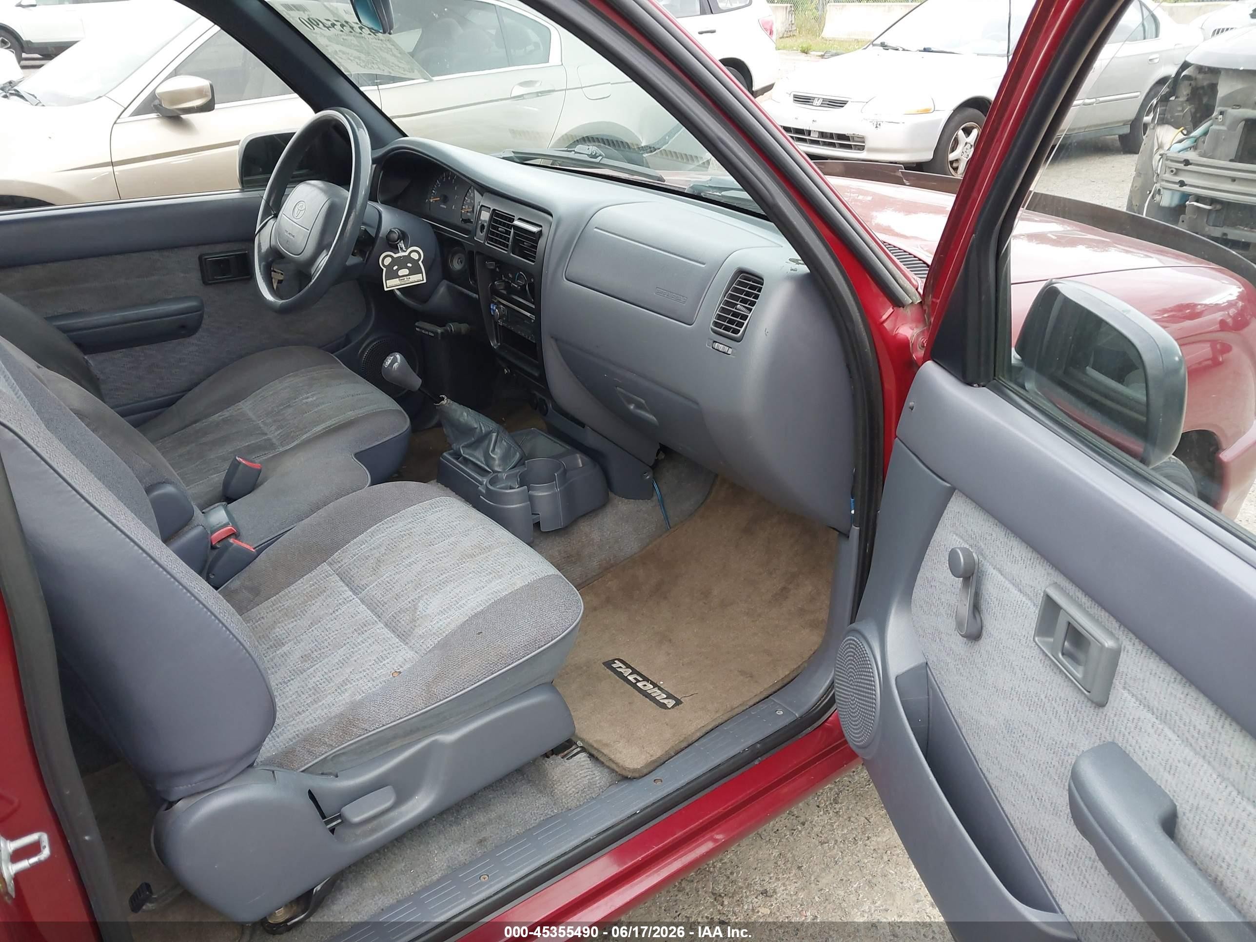 1999 Toyota Tacoma   Red vin: 4TAVL52N7XZ453875
