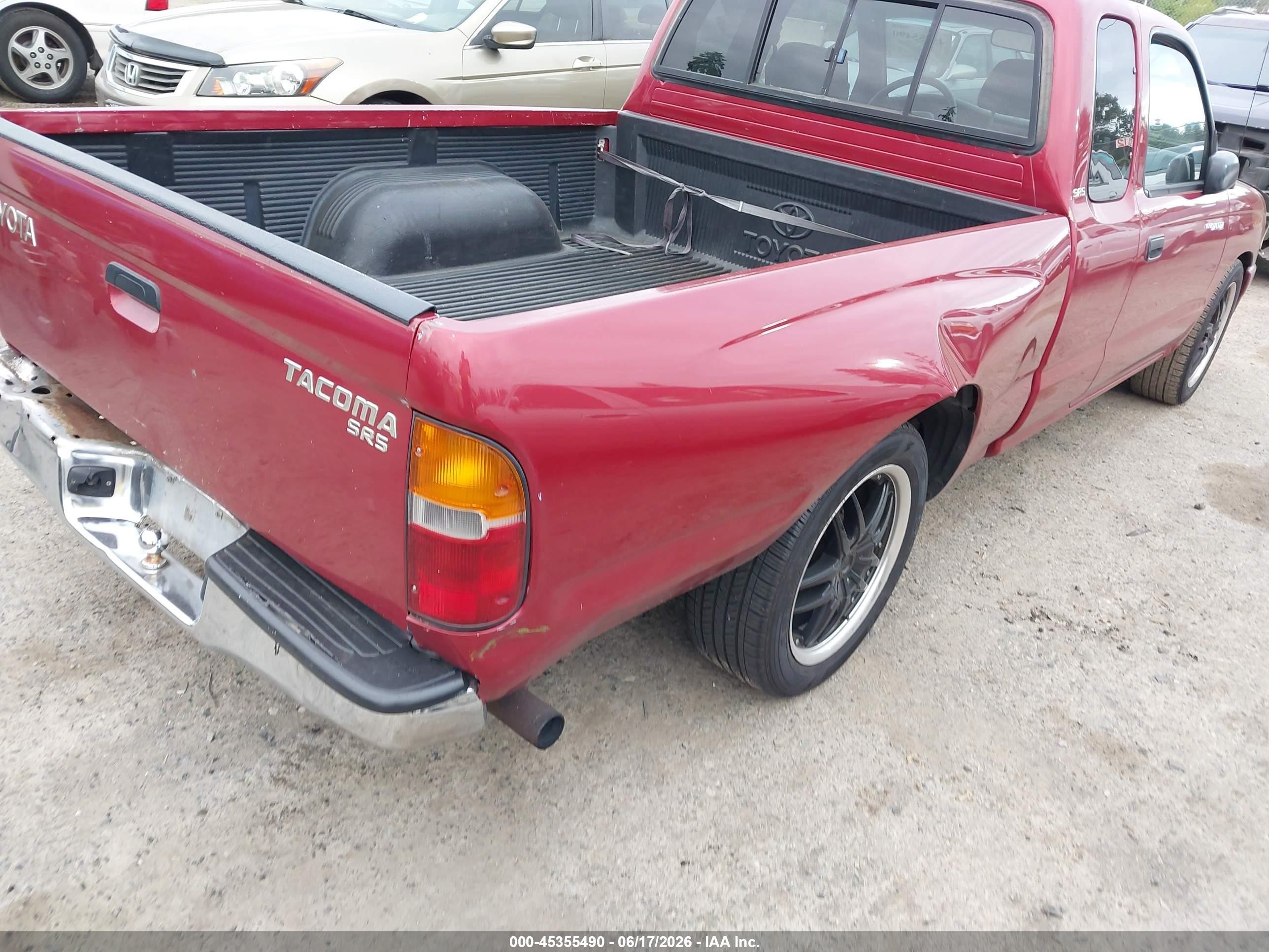 1999 Toyota Tacoma   Red vin: 4TAVL52N7XZ453875