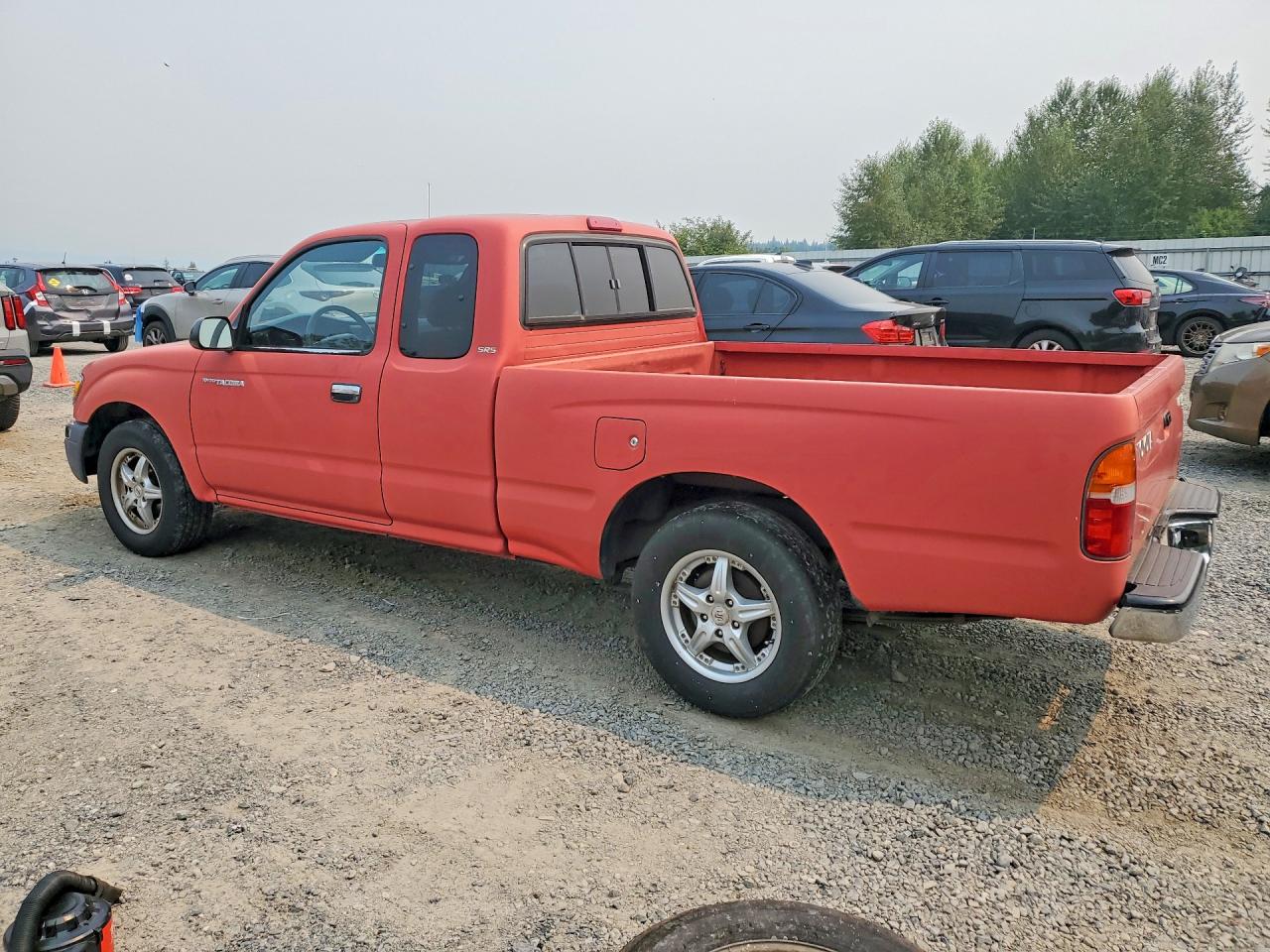 2000 Toyota Tacoma Base Red vin: 4TAVL52N7YZ642690