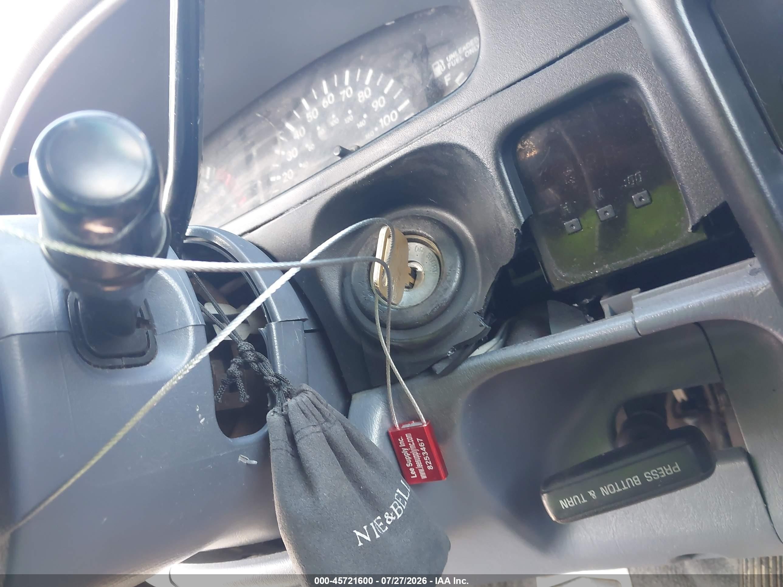 1998 Toyota Tacoma   Черный vin: 4TAVL52N8WZ029913