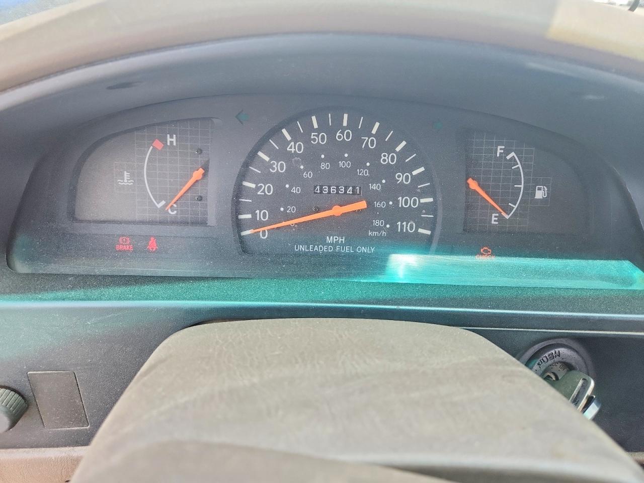 1998 Toyota Tacoma Base Brown vin: 4TAVL52N8WZ164745