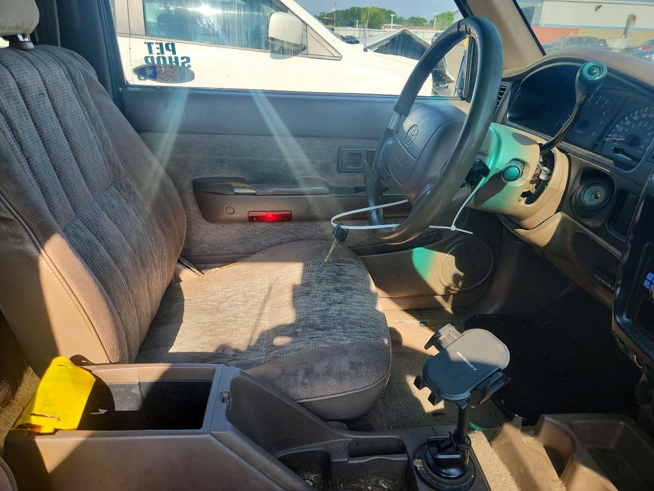 1999 Toyota Tacoma Xtracab White vin: 4TAVL52N8XZ445476