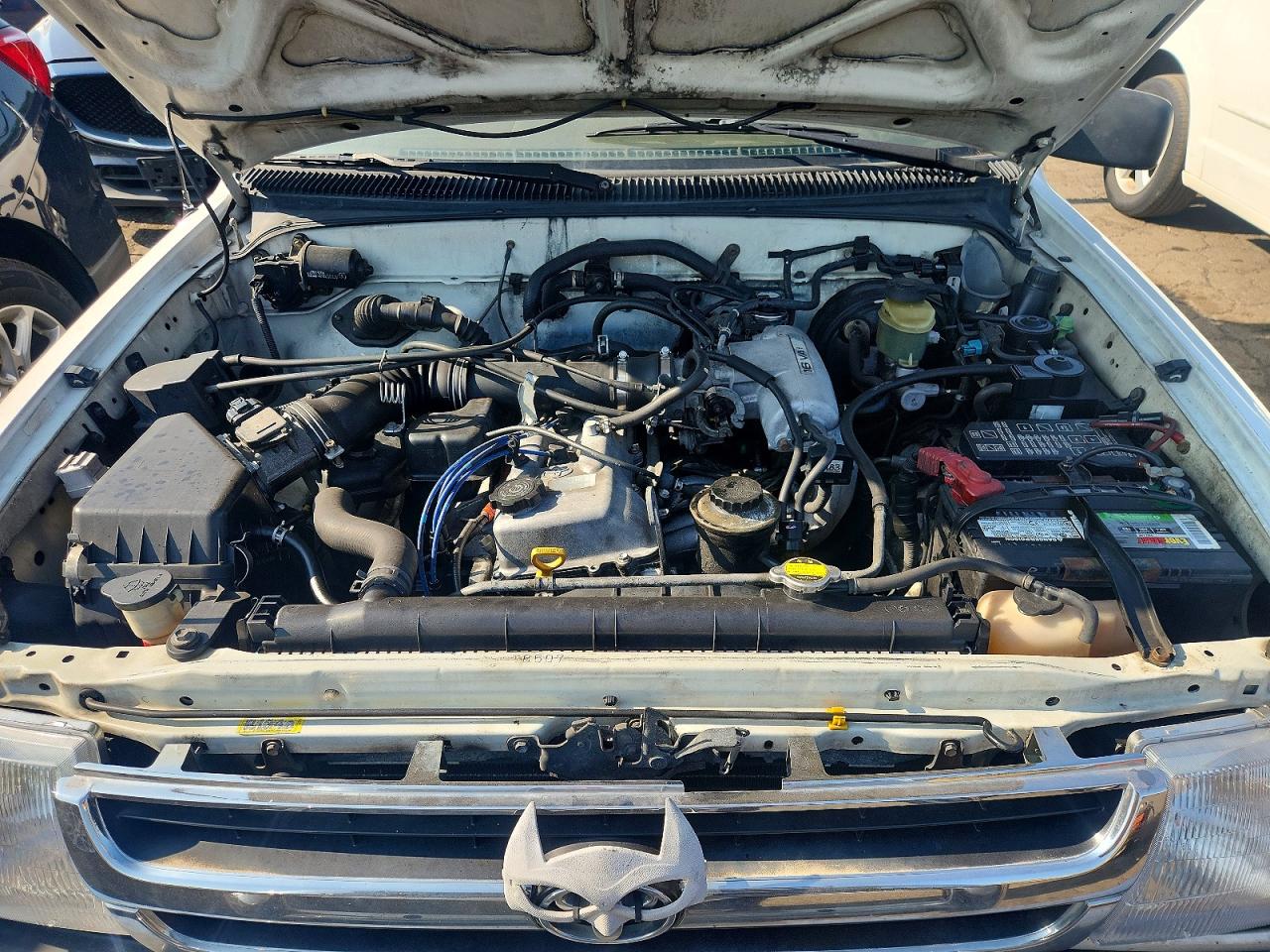 1999 Toyota Tacoma Xtracab White vin: 4TAVL52N8XZ445476