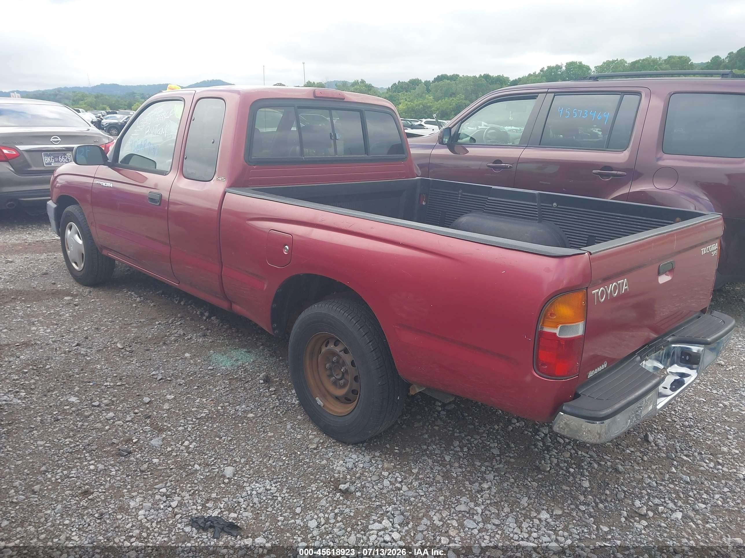 1999 Toyota Tacoma   Бордовый vin: 4TAVL52N8XZ552317