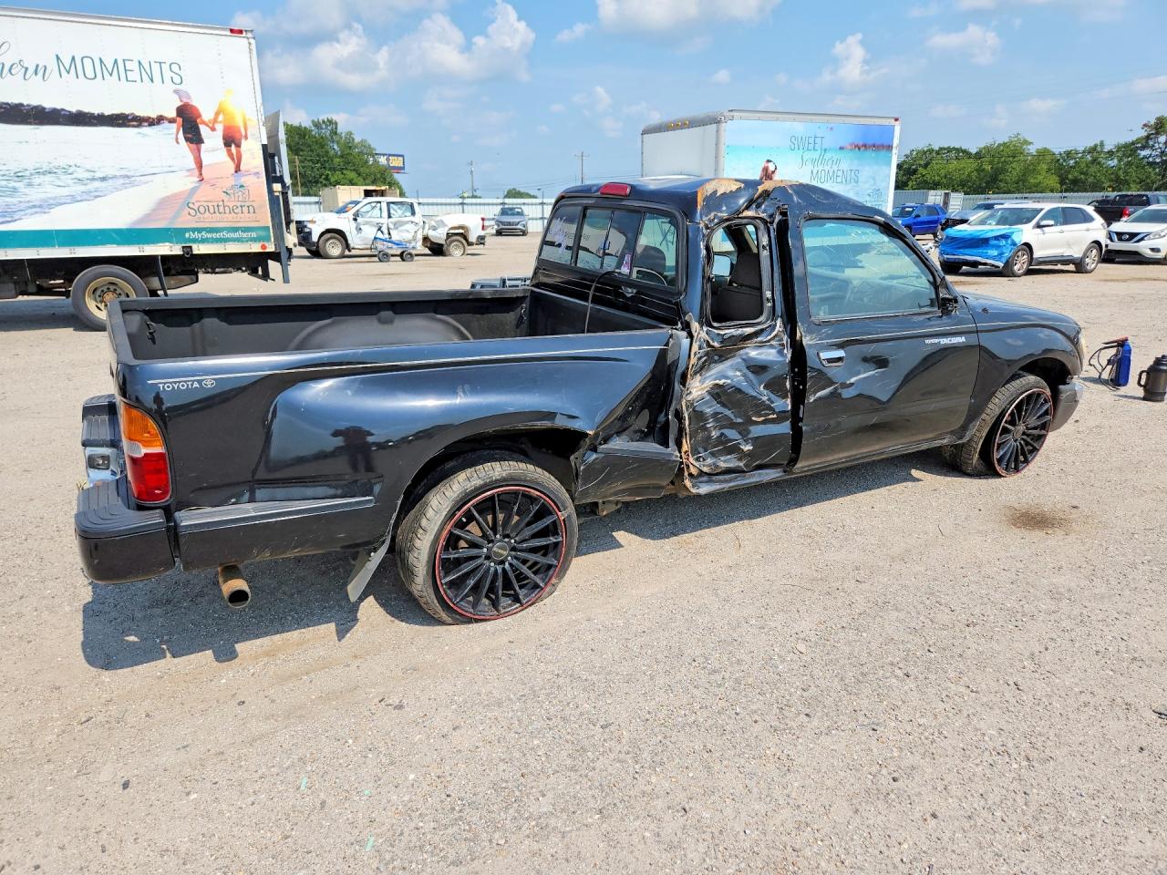 2000 Toyota Tacoma Base Black vin: 4TAVL52N8YZ666321