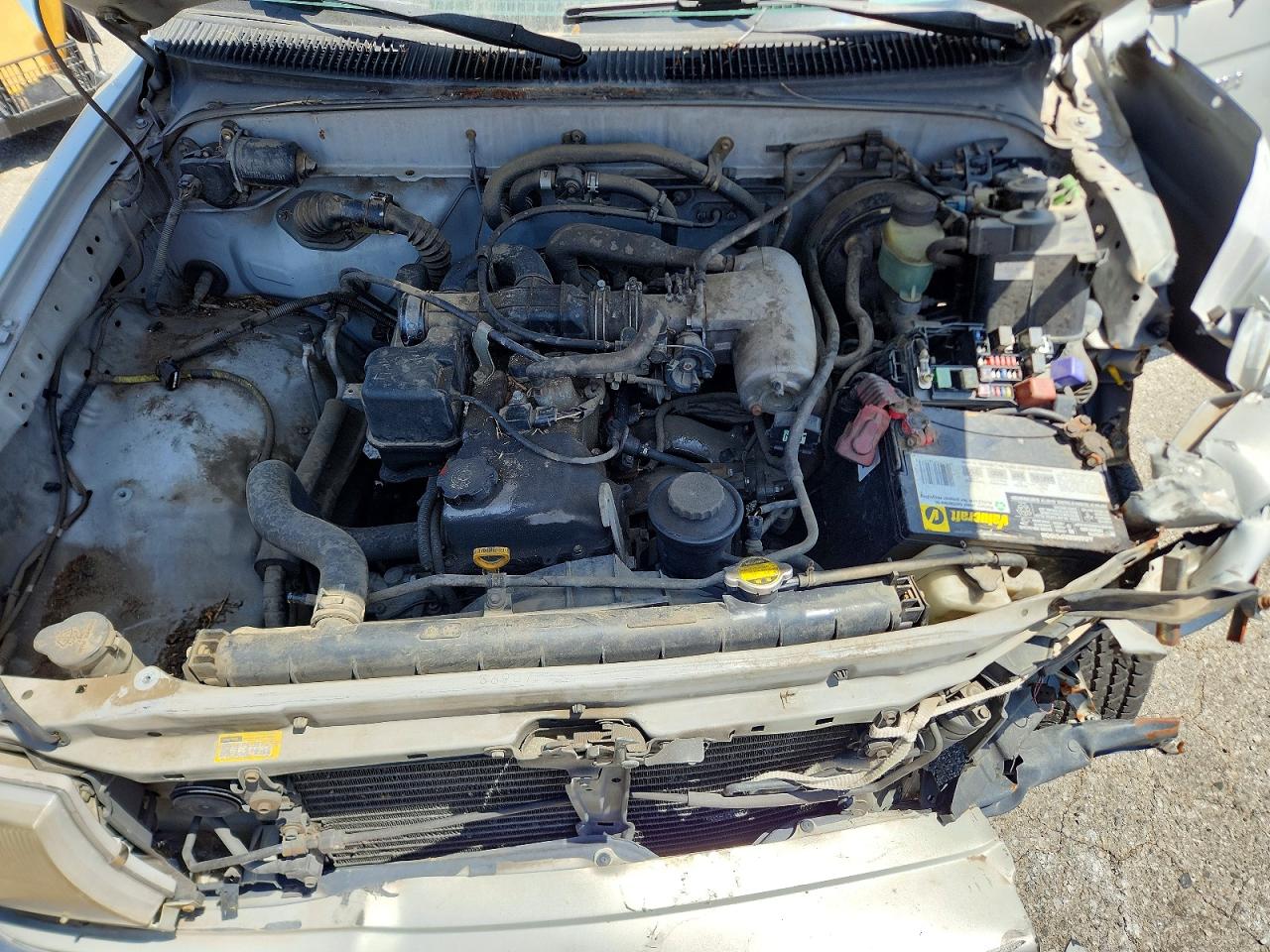 2000 Toyota Tacoma Xtracab Silver vin: 4TAVL52N8YZ679828