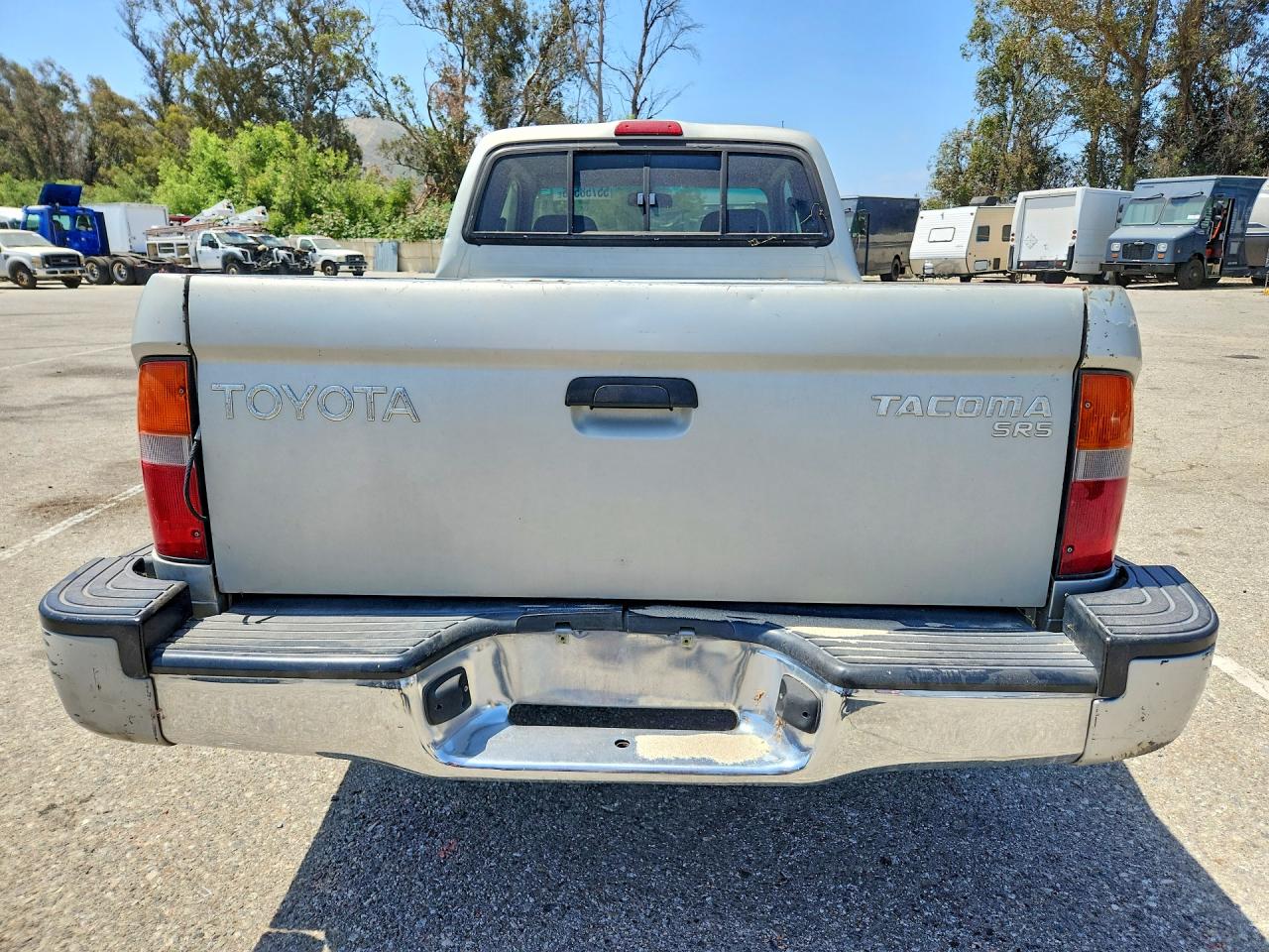 2000 Toyota Tacoma Xtracab Silver vin: 4TAVL52N8YZ679828