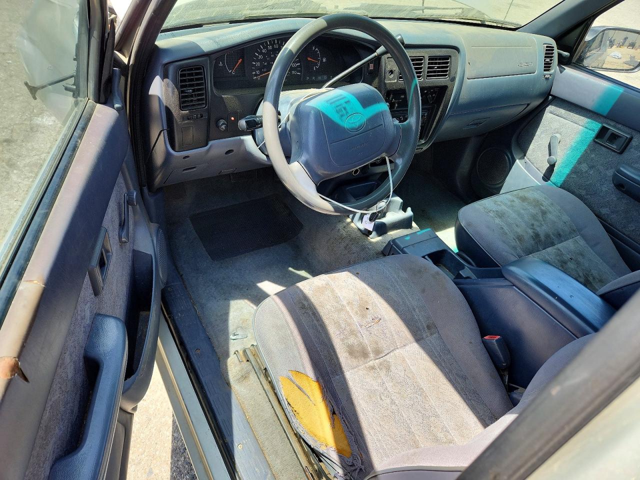 2000 Toyota Tacoma Xtracab Silver vin: 4TAVL52N8YZ679828