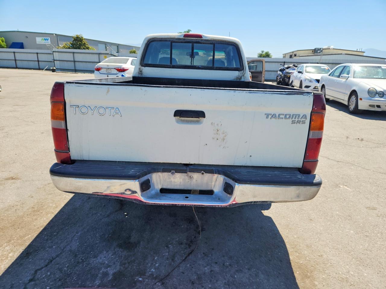 1998 Toyota Tacoma Xtracab White vin: 4TAVL52N9WZ016510