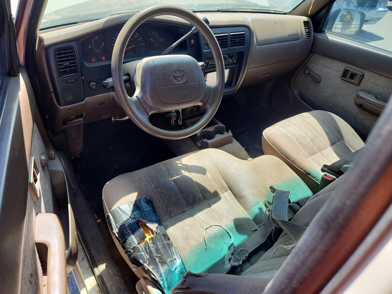 1998 Toyota Tacoma Xtracab White vin: 4TAVL52N9WZ016510