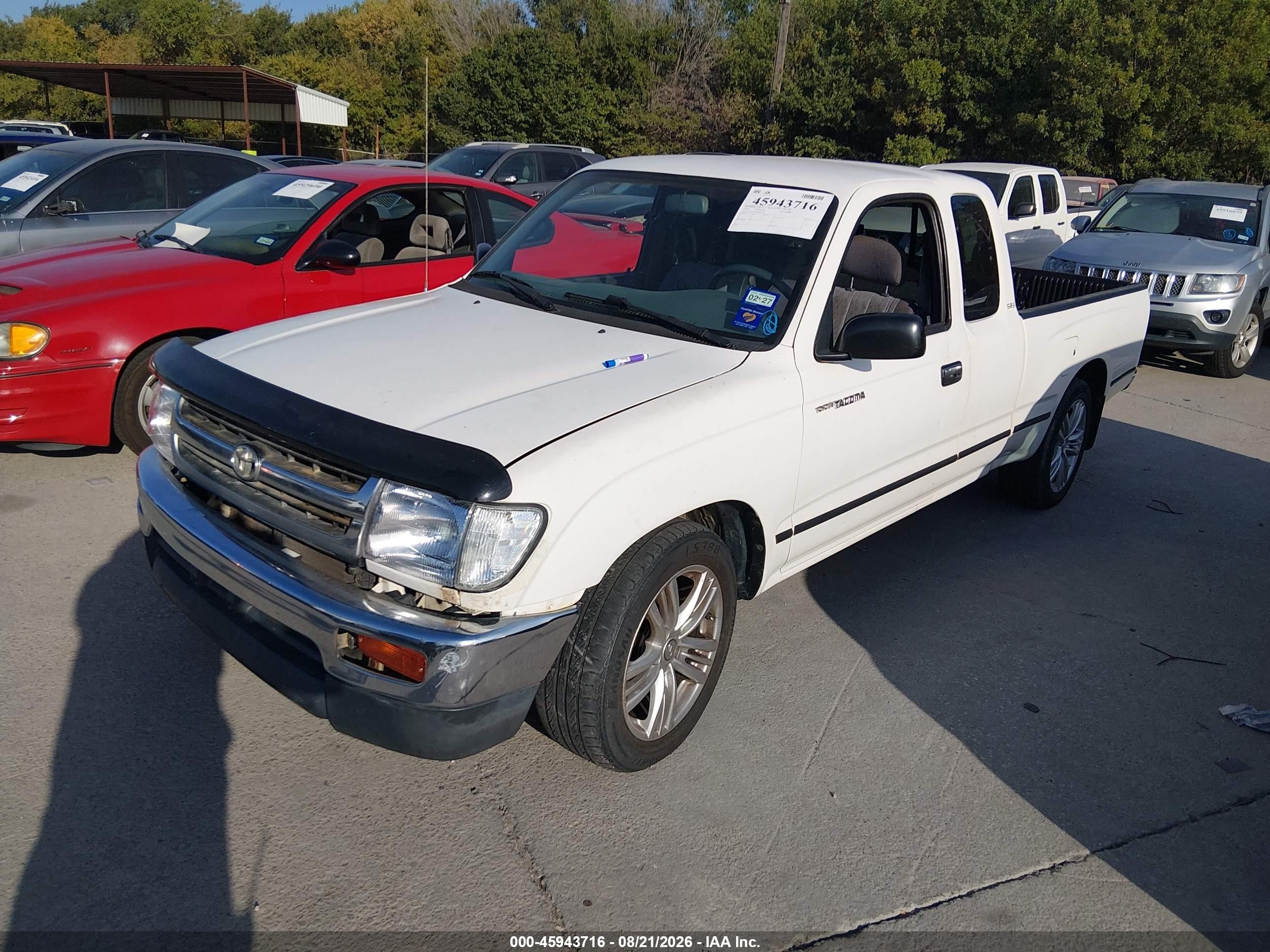 1999 Toyota Tacoma   White vin: 4TAVL52N9XZ416908
