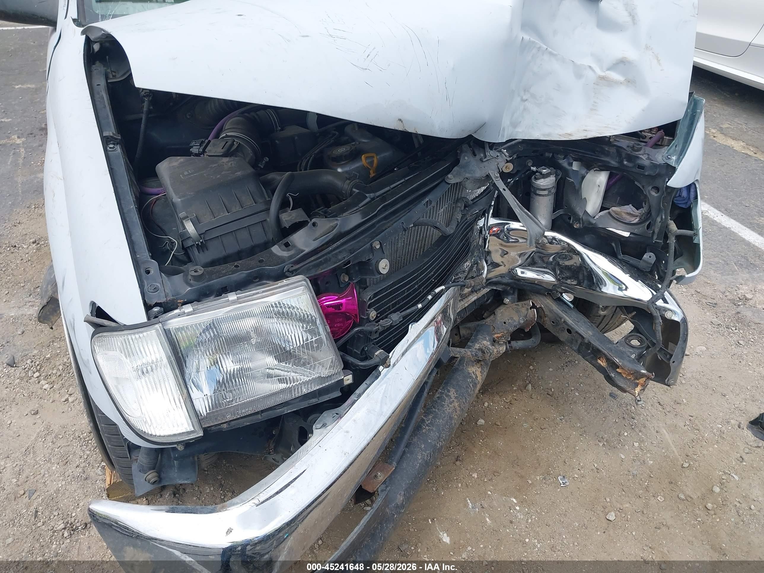 1998 Toyota Tacoma   White vin: 4TAVL52NXWZ093791
