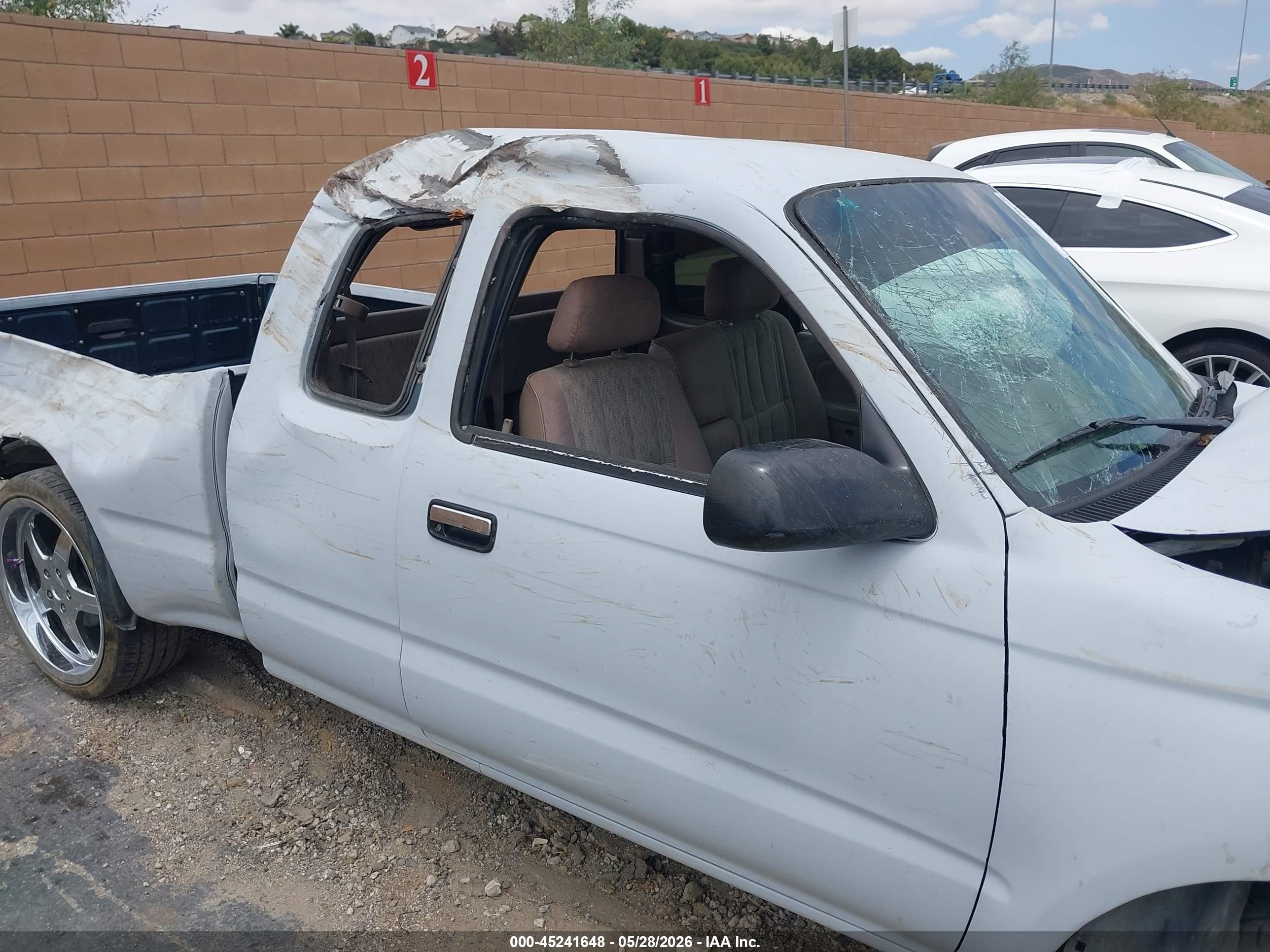 1998 Toyota Tacoma   White vin: 4TAVL52NXWZ093791