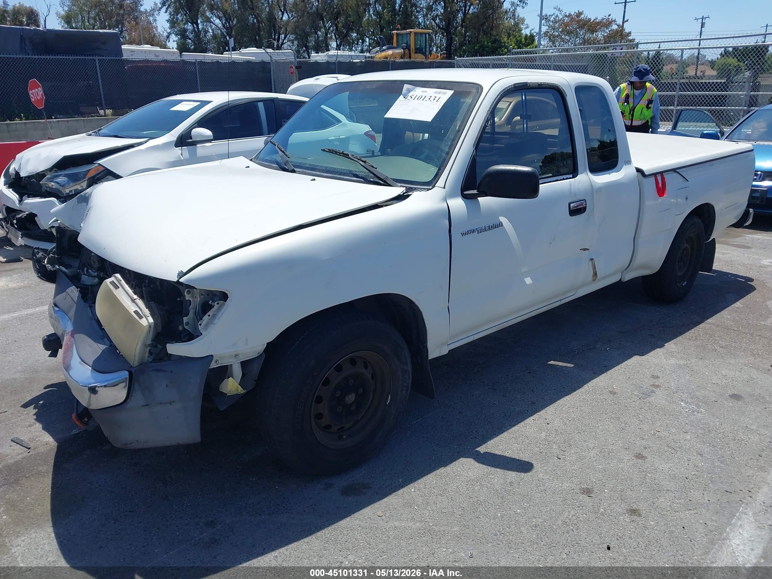 1998 Toyota Tacoma   White vin: 4TAVL52NXWZ094844
