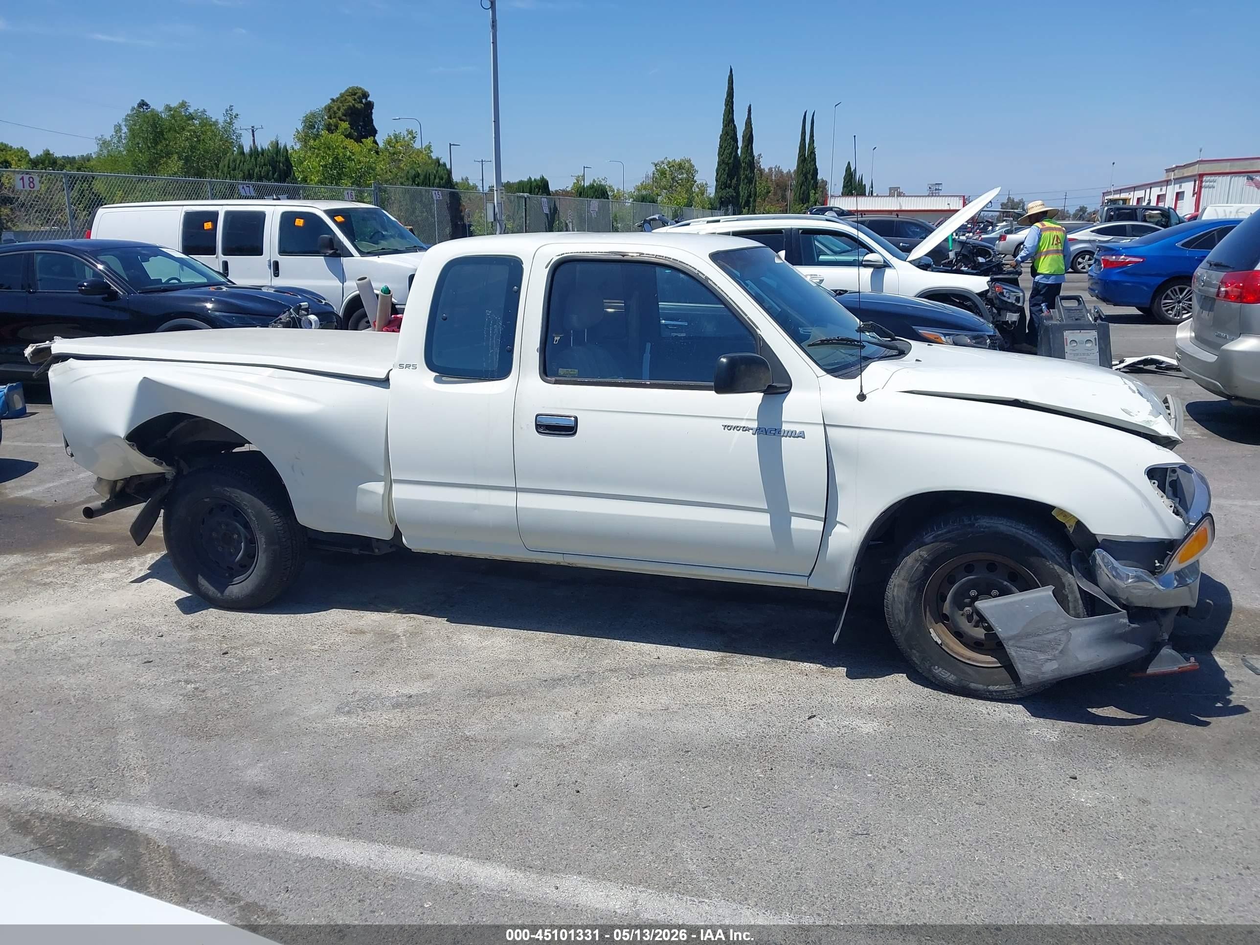 1998 Toyota Tacoma   White vin: 4TAVL52NXWZ094844
