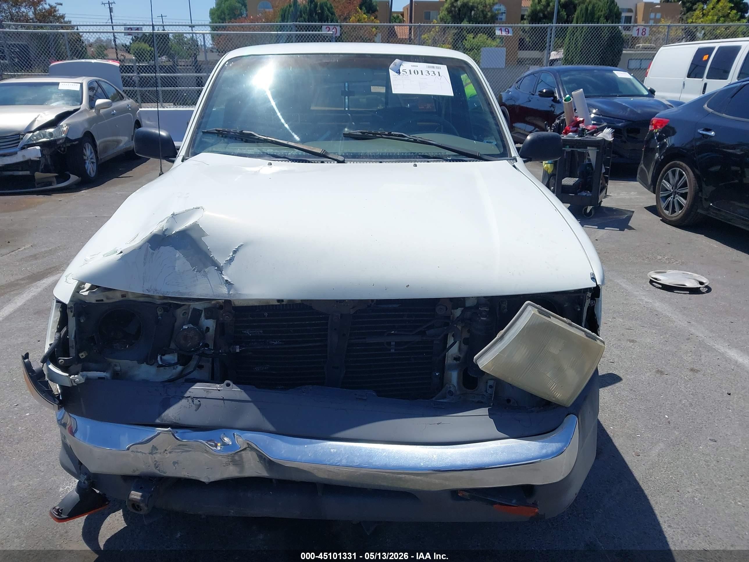 1998 Toyota Tacoma   White vin: 4TAVL52NXWZ094844