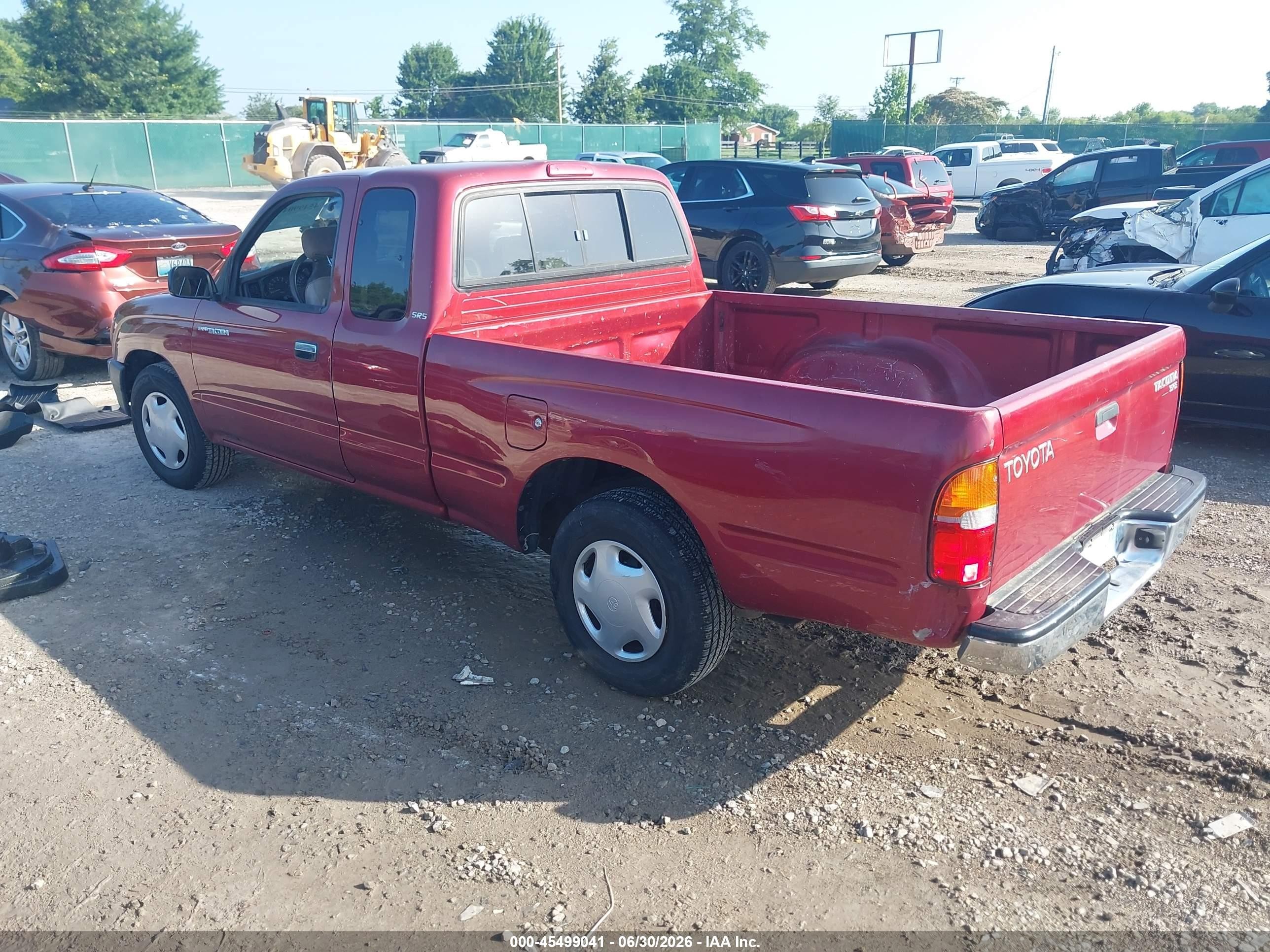 1999 Toyota Tacoma   Red vin: 4TAVL52NXXZ488099