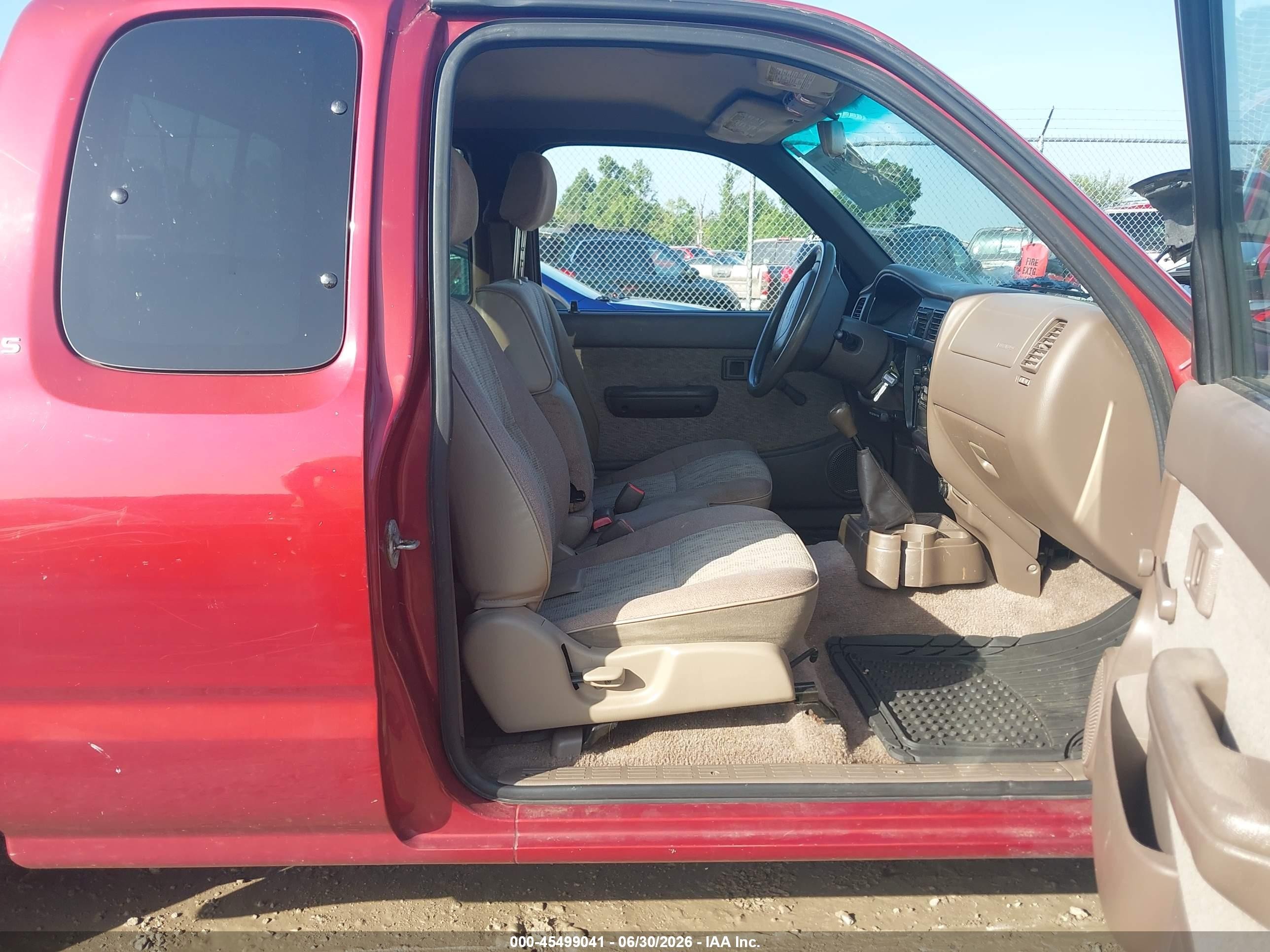 1999 Toyota Tacoma   Red vin: 4TAVL52NXXZ488099