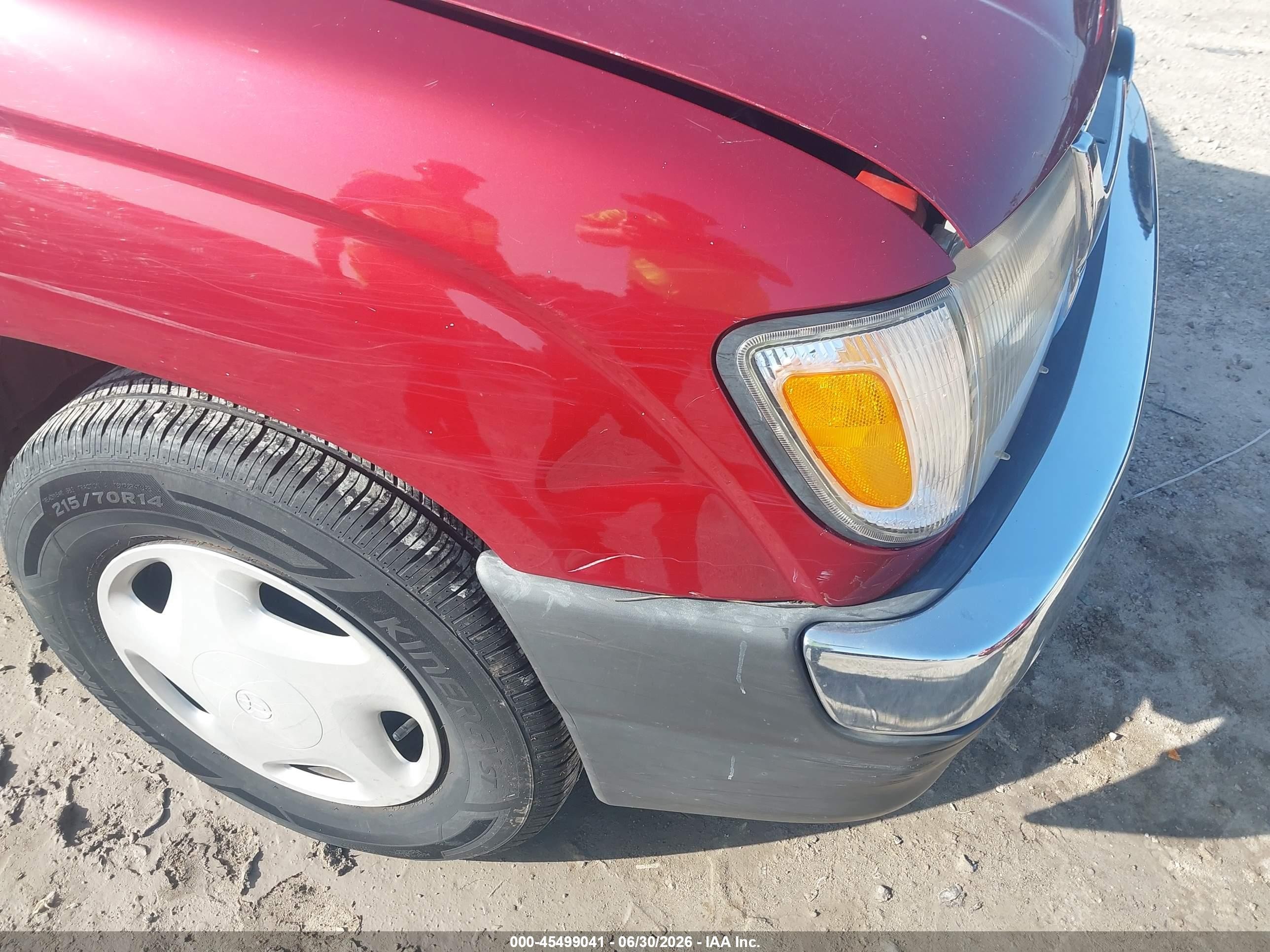 1999 Toyota Tacoma   Red vin: 4TAVL52NXXZ488099