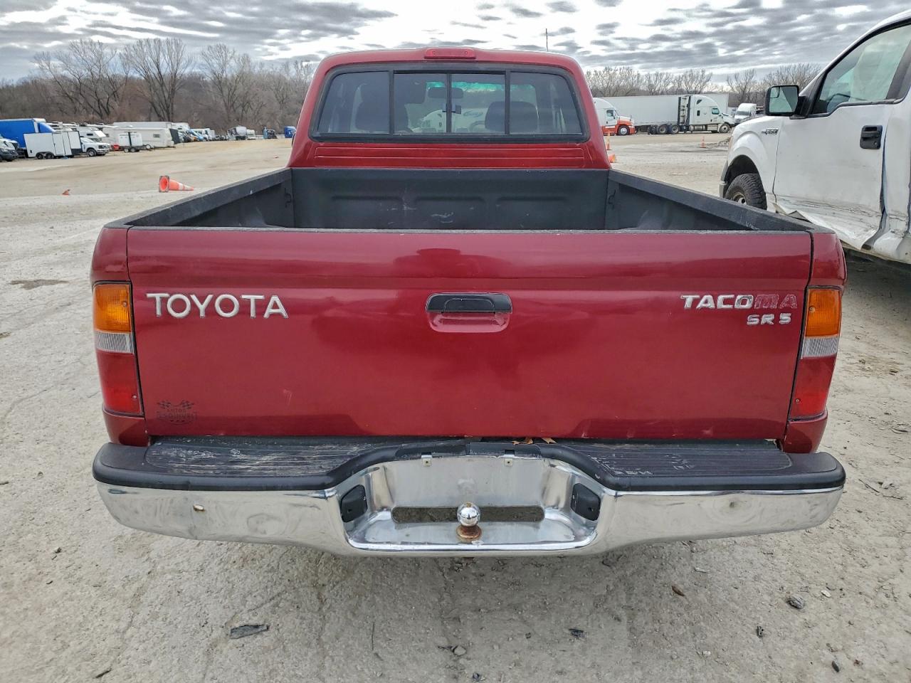 1999 Toyota Tacoma Red vin: 4TAVL52NXXZ524034