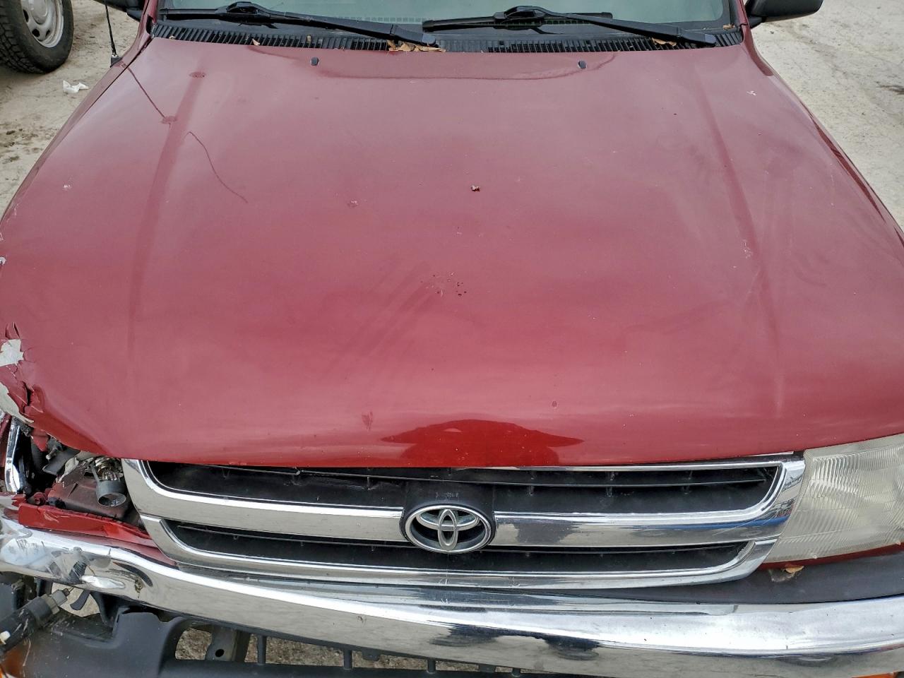 1999 Toyota Tacoma Red vin: 4TAVL52NXXZ524034
