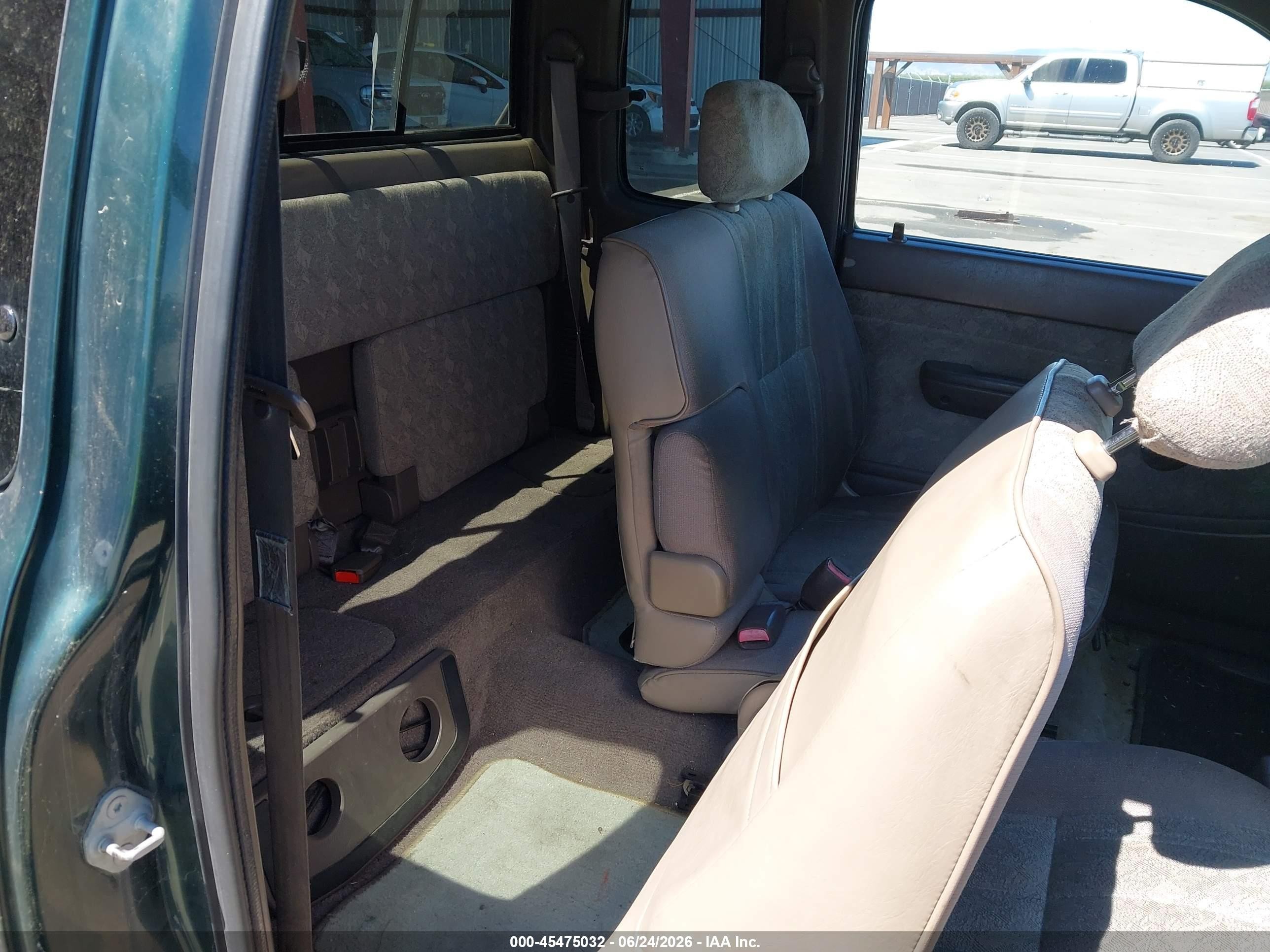 2000 Toyota Tacoma   Green vin: 4TAVL52NXYZ625754