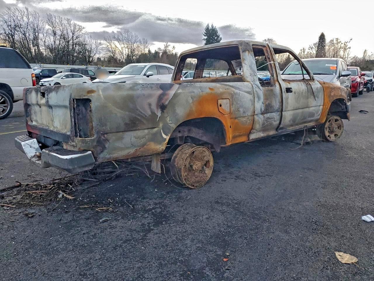 1993 Toyota Pickup 1/2 Ton Extra Long Wheelbase Dx Burn vin: 4TAVN13D5PZ128523