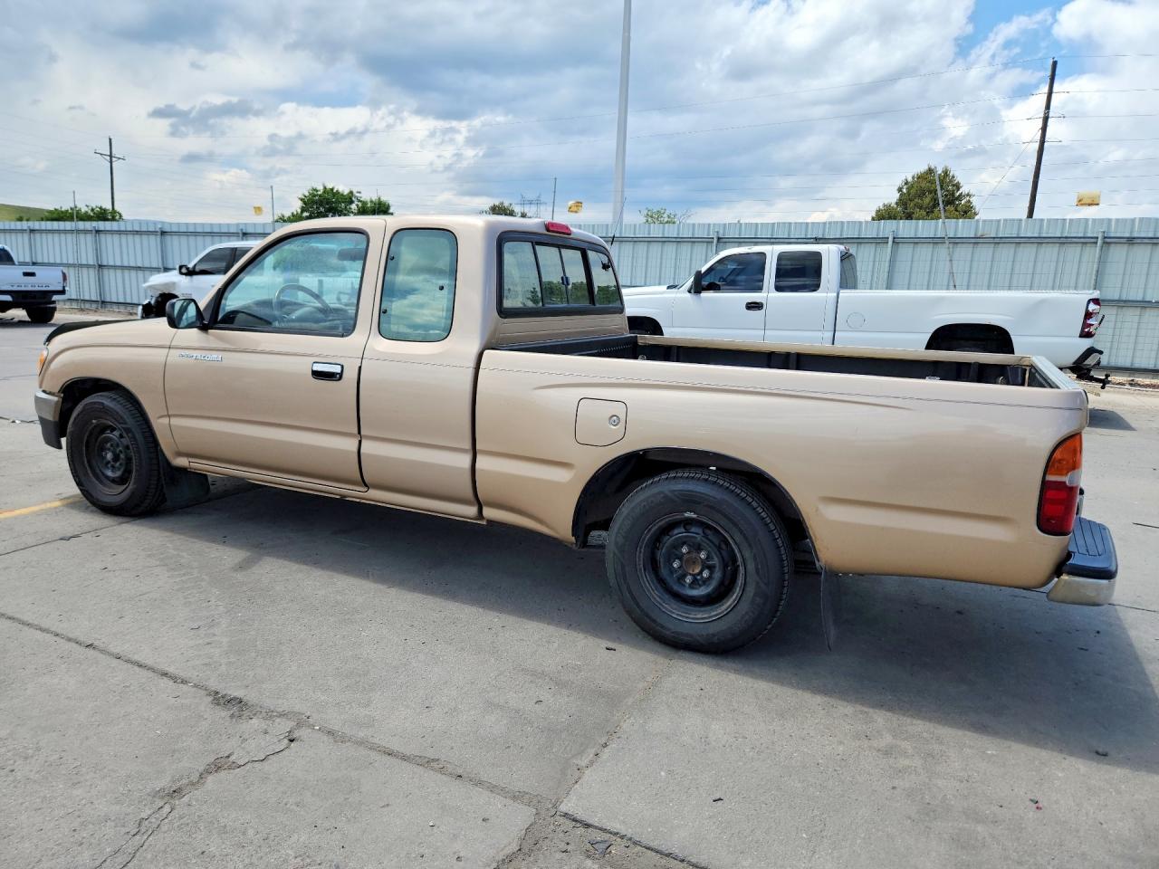 1997 Toyota Tacoma Xtracab Tan vin: 4TAVN52N0VZ233808