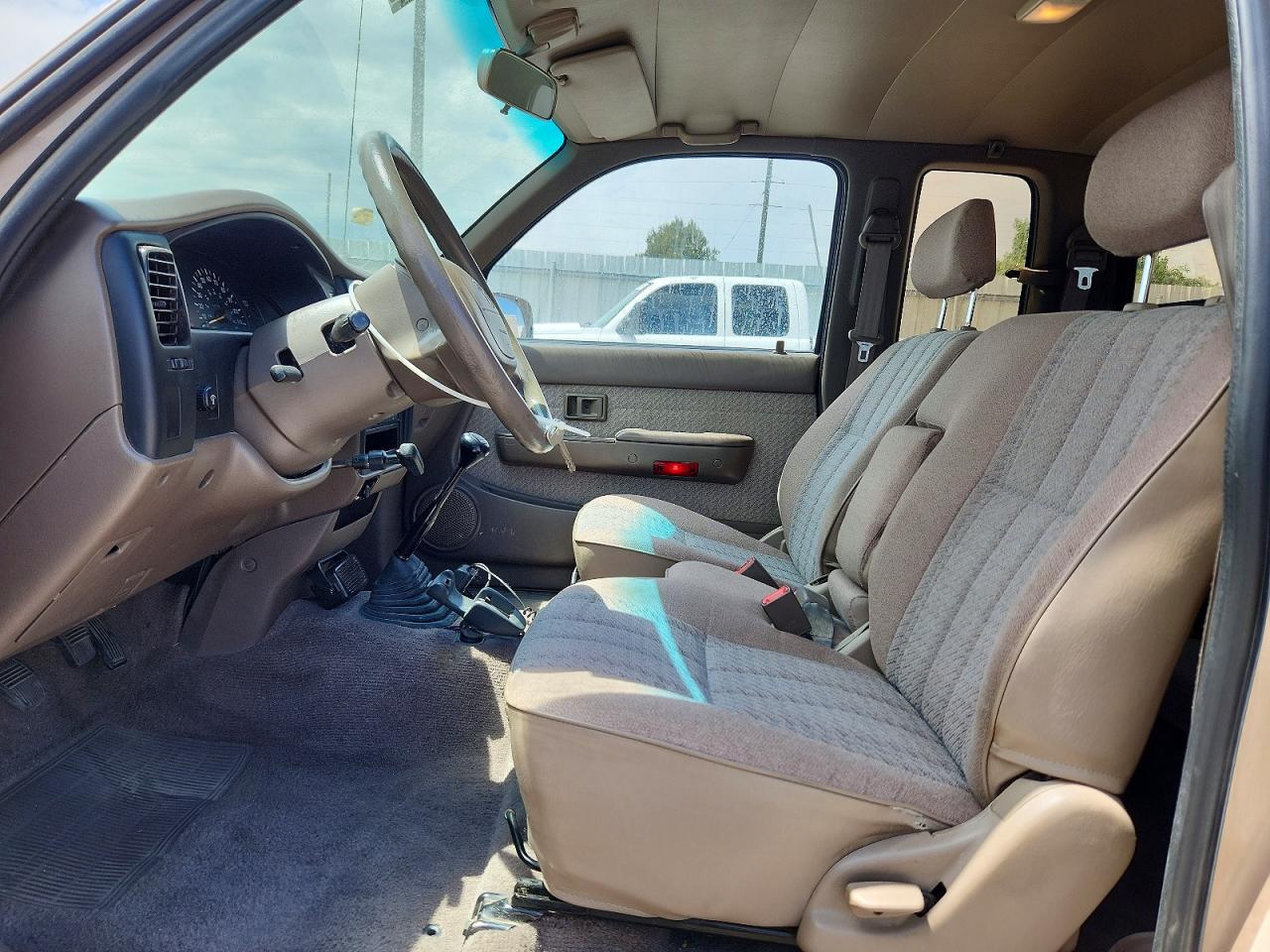 1997 Toyota Tacoma Xtracab Tan vin: 4TAVN52N0VZ233808