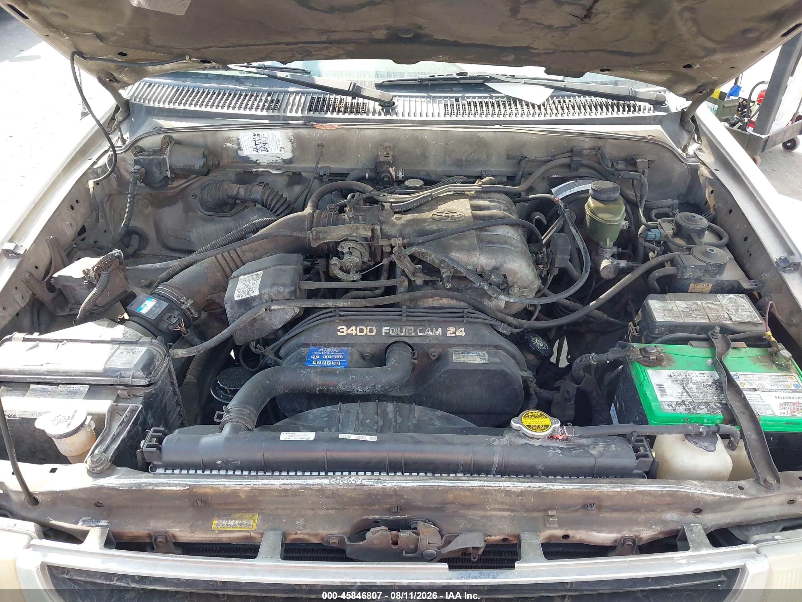 1998 Toyota Tacoma Base V6 White vin: 4TAVN52N0WZ069879