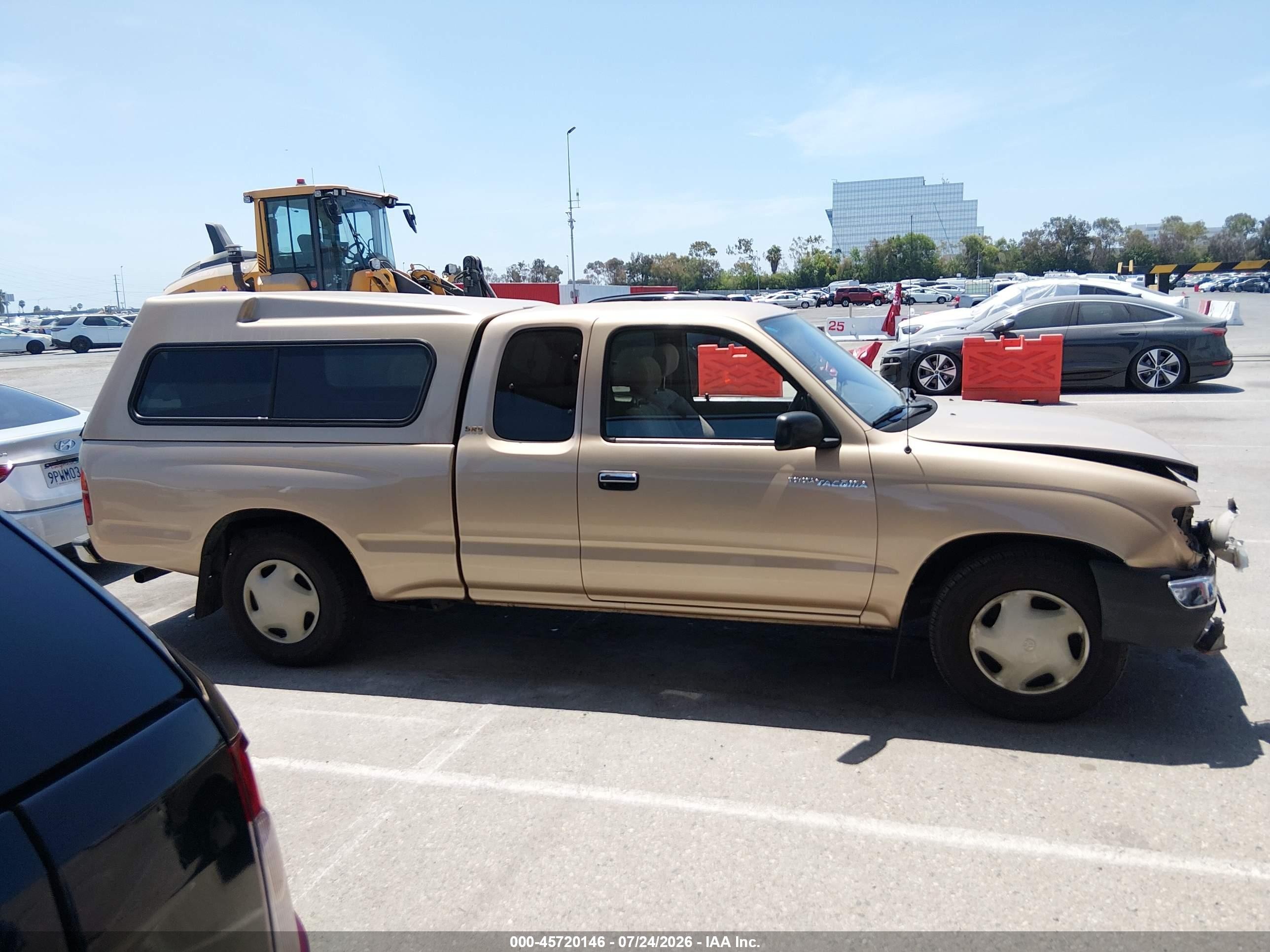 1999 Toyota Tacoma Base V6 Beige vin: 4TAVN52N1XZ440369