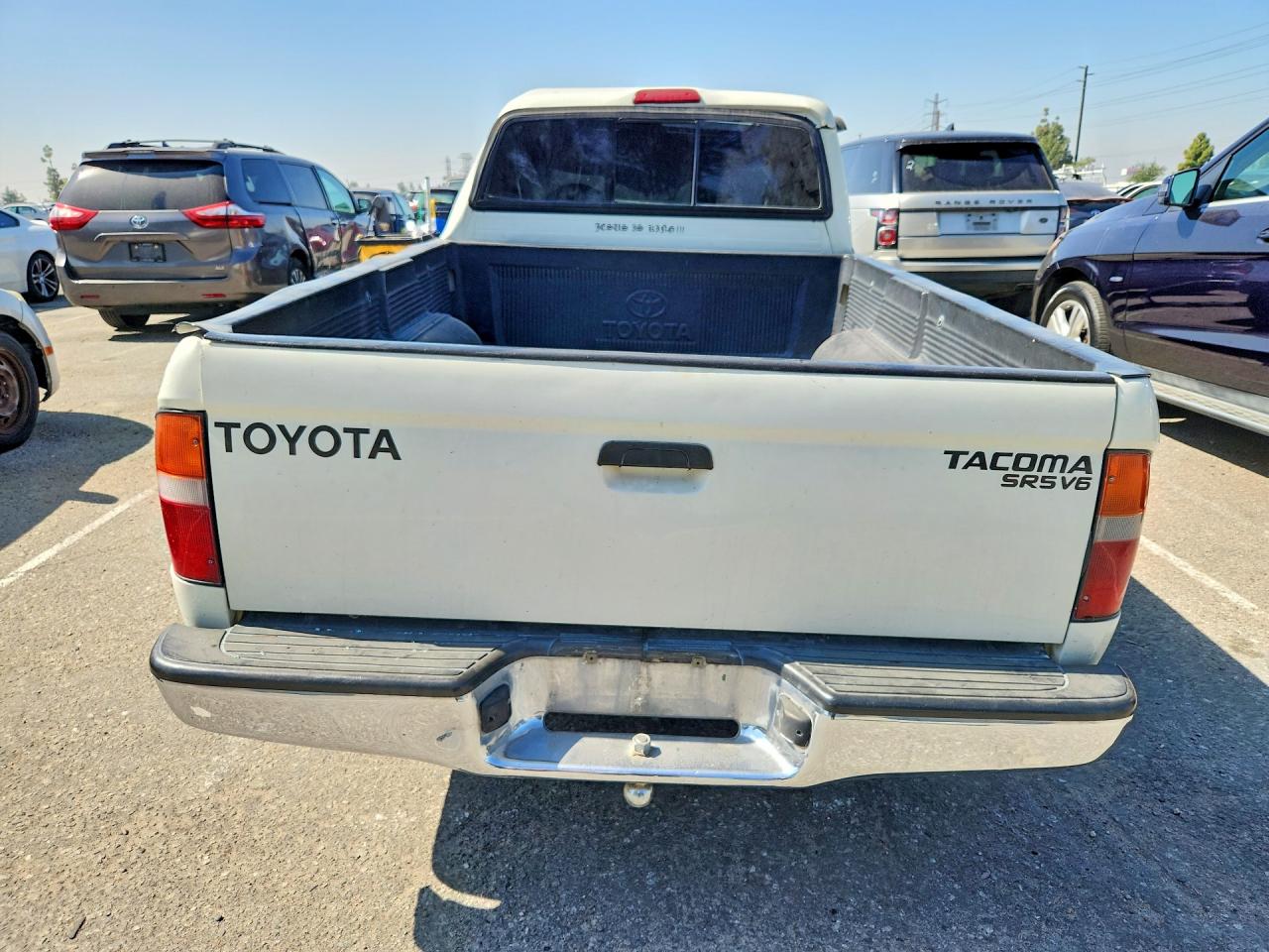 1998 Toyota Tacoma Xtracab White vin: 4TAVN52N3WZ061131