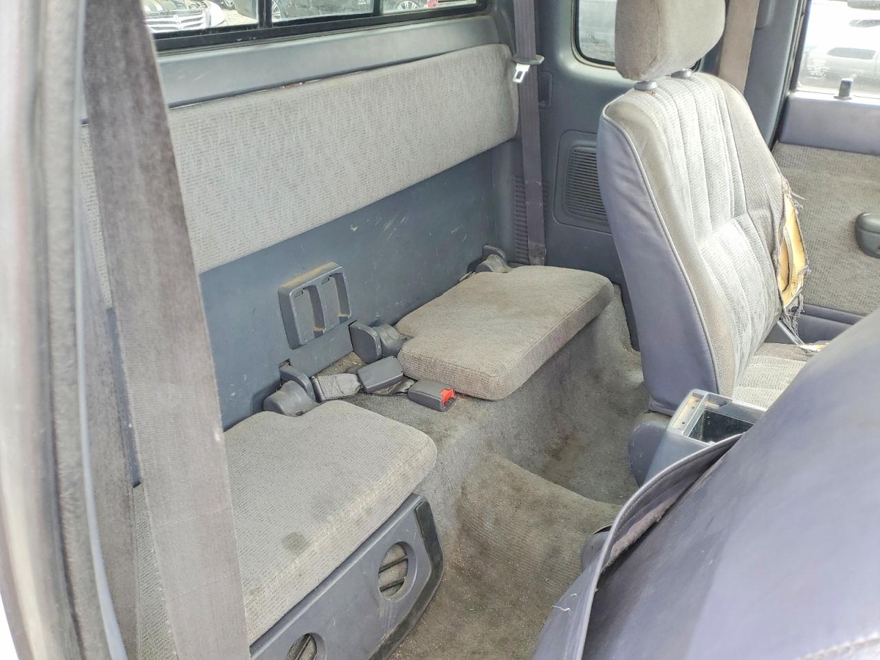 1999 Toyota Tacoma Xtracab White vin: 4TAVN52N5XZ455425