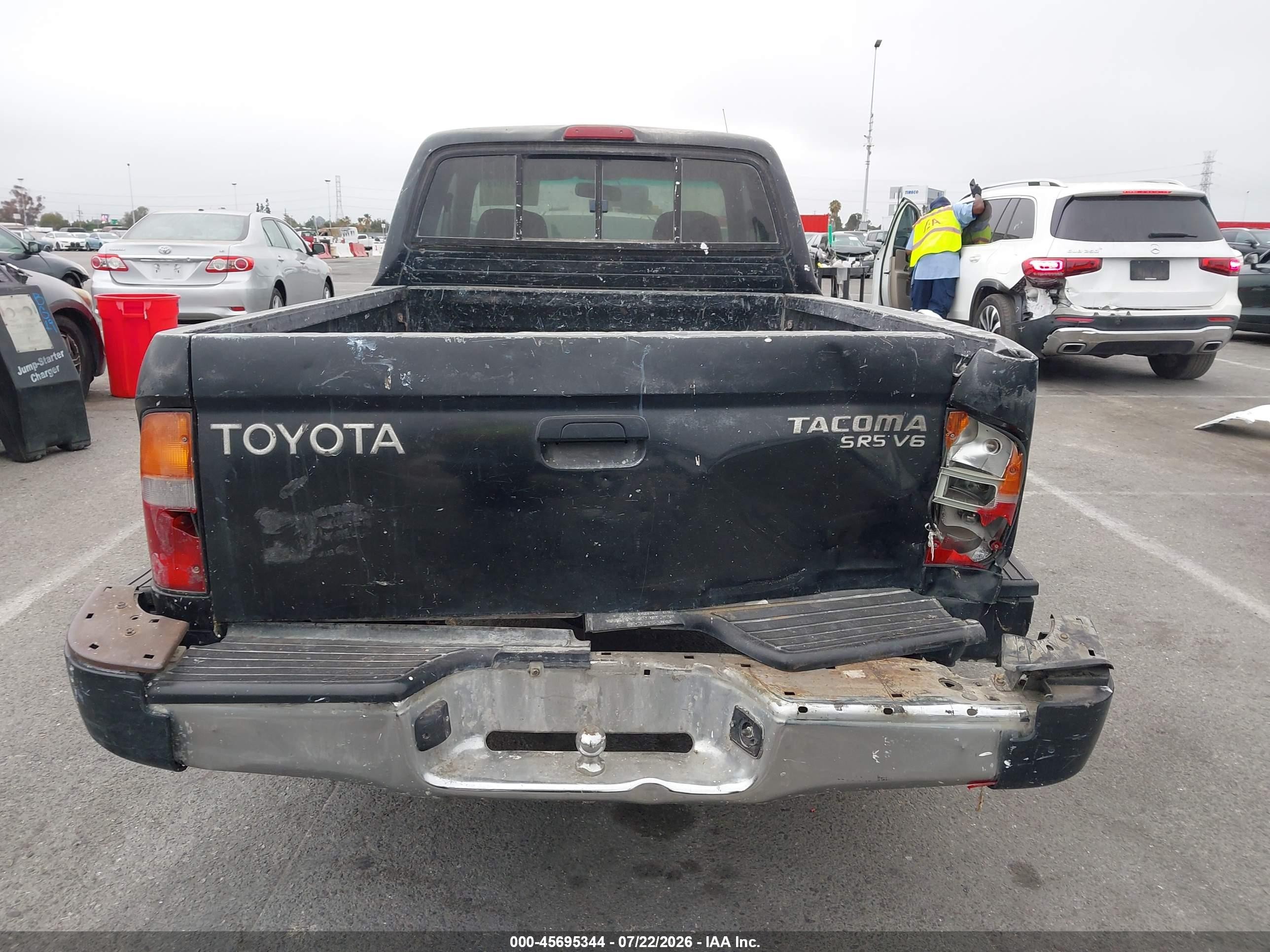 2000 Toyota Tacoma Base V6 Black vin: 4TAVN52N7YZ656423