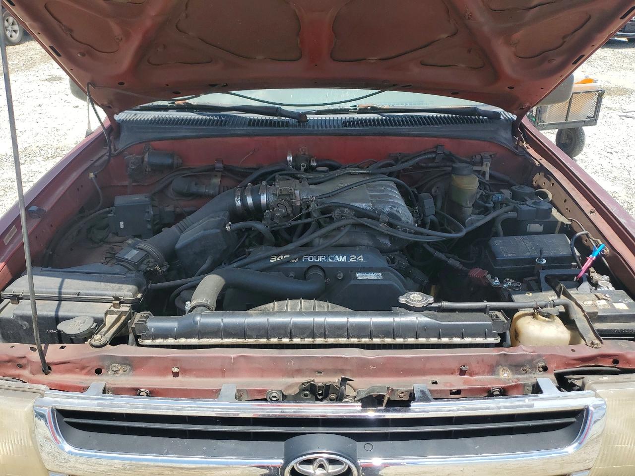 1997 Toyota Tacoma Xtracab Burgundy vin: 4TAVN52N9VZ244614