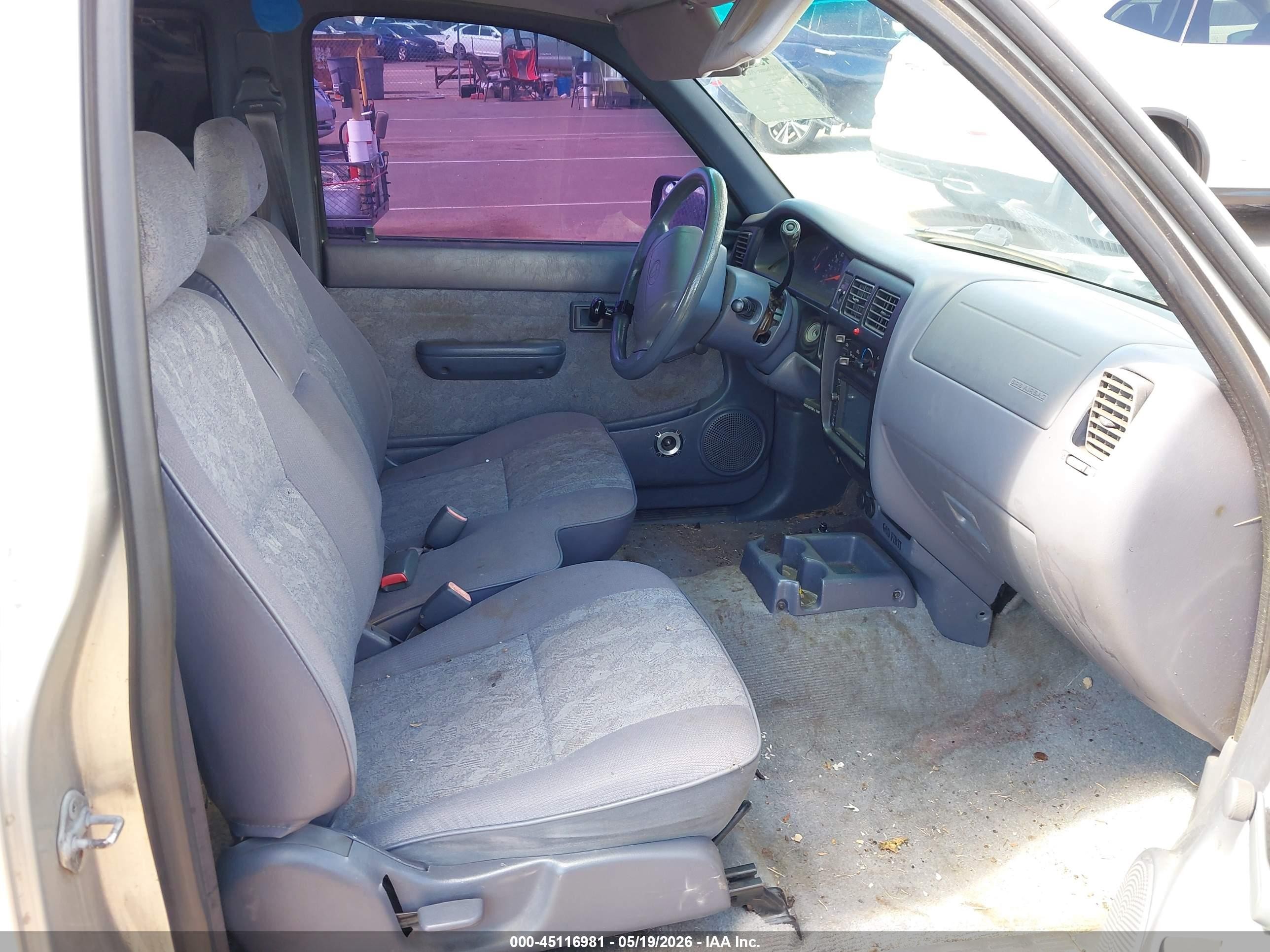 2000 Toyota Tacoma Base V6 Gray vin: 4TAVN52NXYZ595200