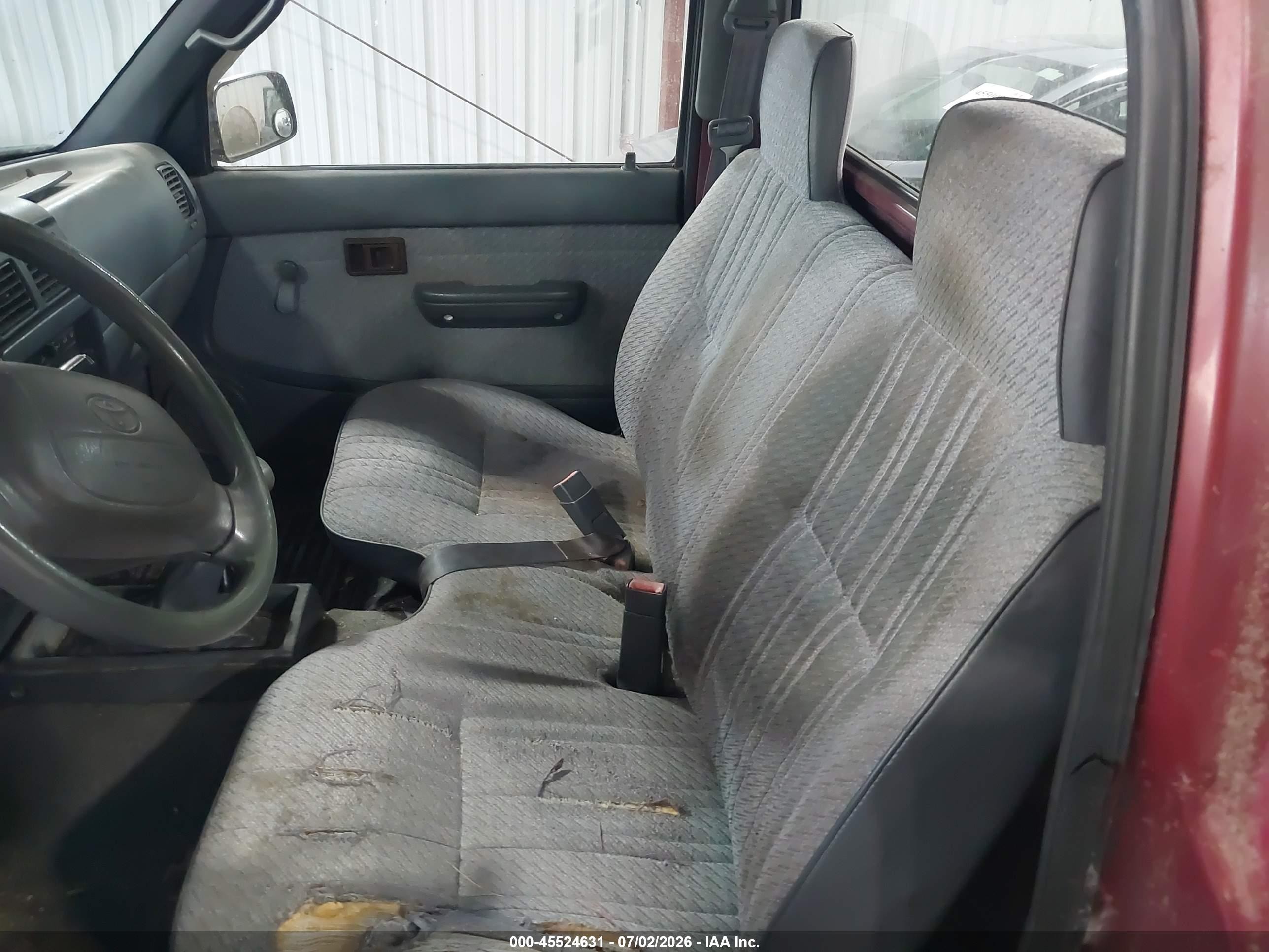 1995 Toyota Tacoma   Red vin: 4TAVN61F5SZ034605