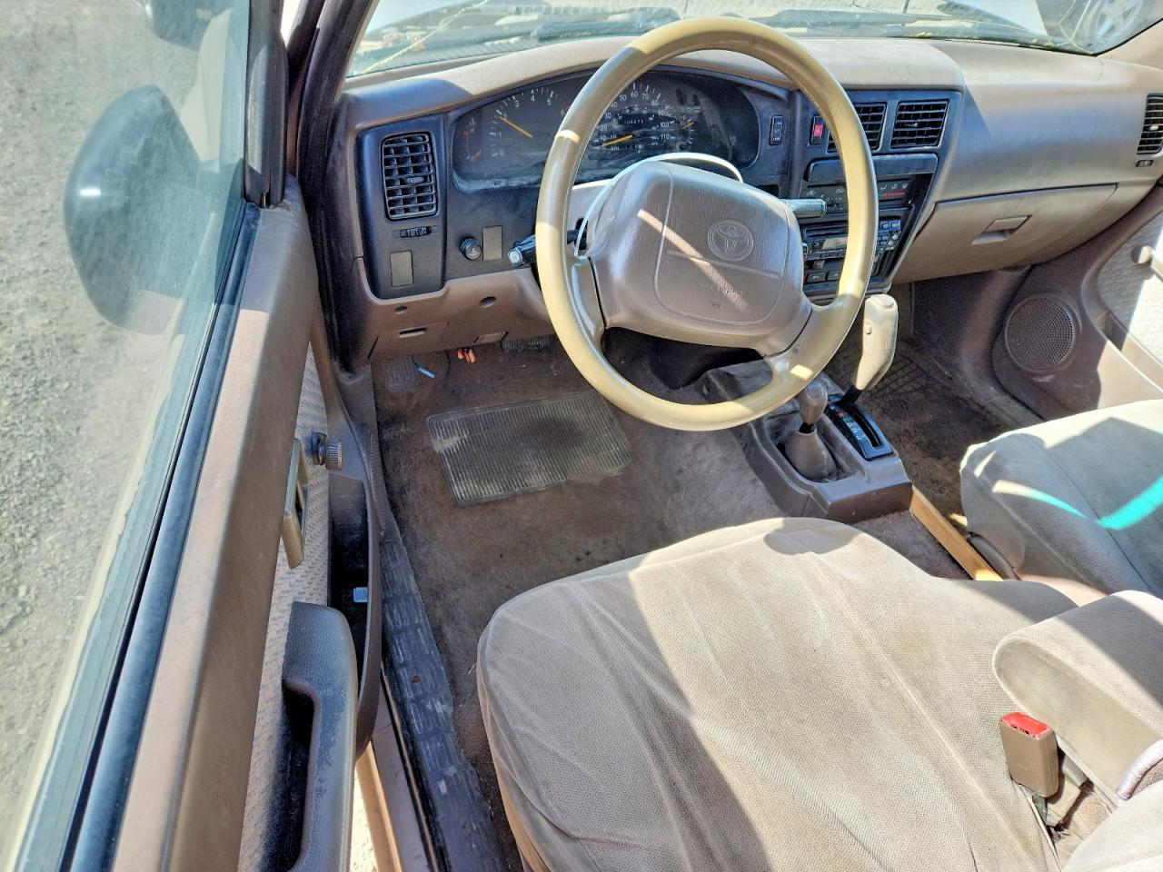1995 Toyota Tacoma Xtracab Beige vin: 4TAVN73F3SZ080808