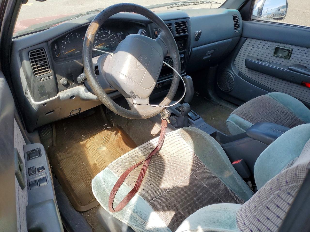 1995 Toyota Tacoma Sr5 Red vin: 4TAVN73K2SZ002467