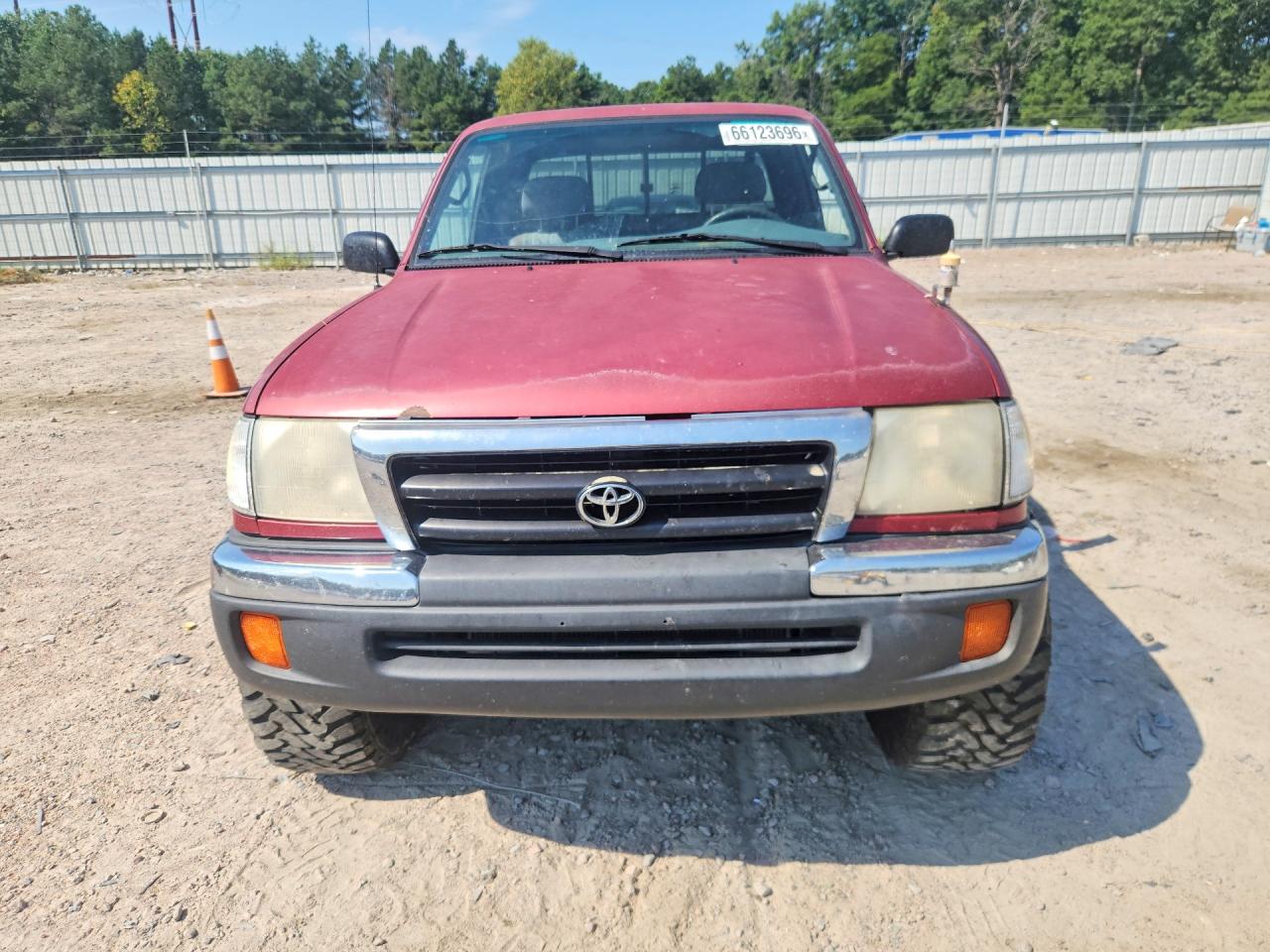1999 Toyota Tacoma Base Red vin: 4TAWM72N1XZ511542