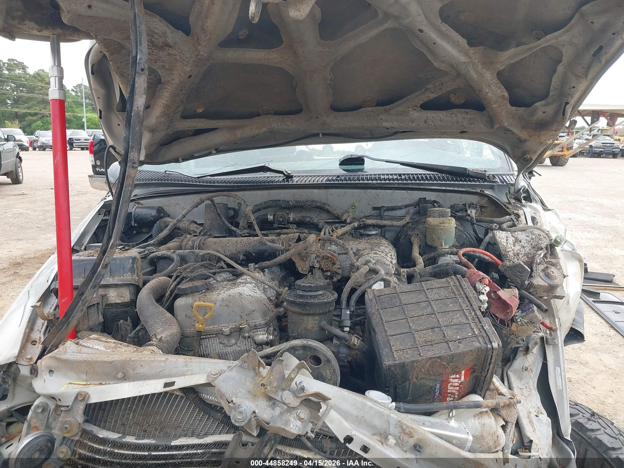 2000 Toyota Tacoma   Silver vin: 4TAWM72N1YZ631178