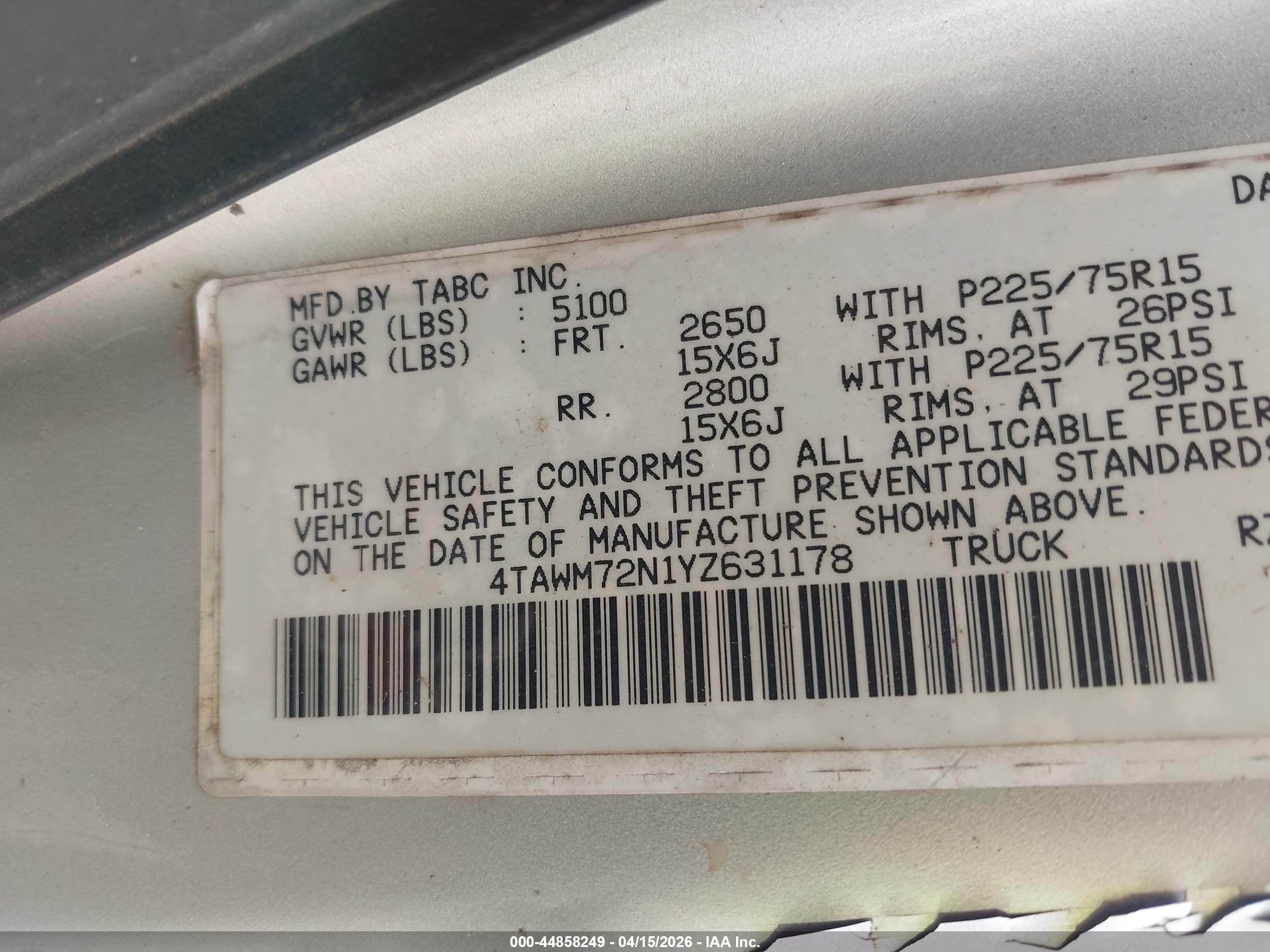 2000 Toyota Tacoma   Silver vin: 4TAWM72N1YZ631178