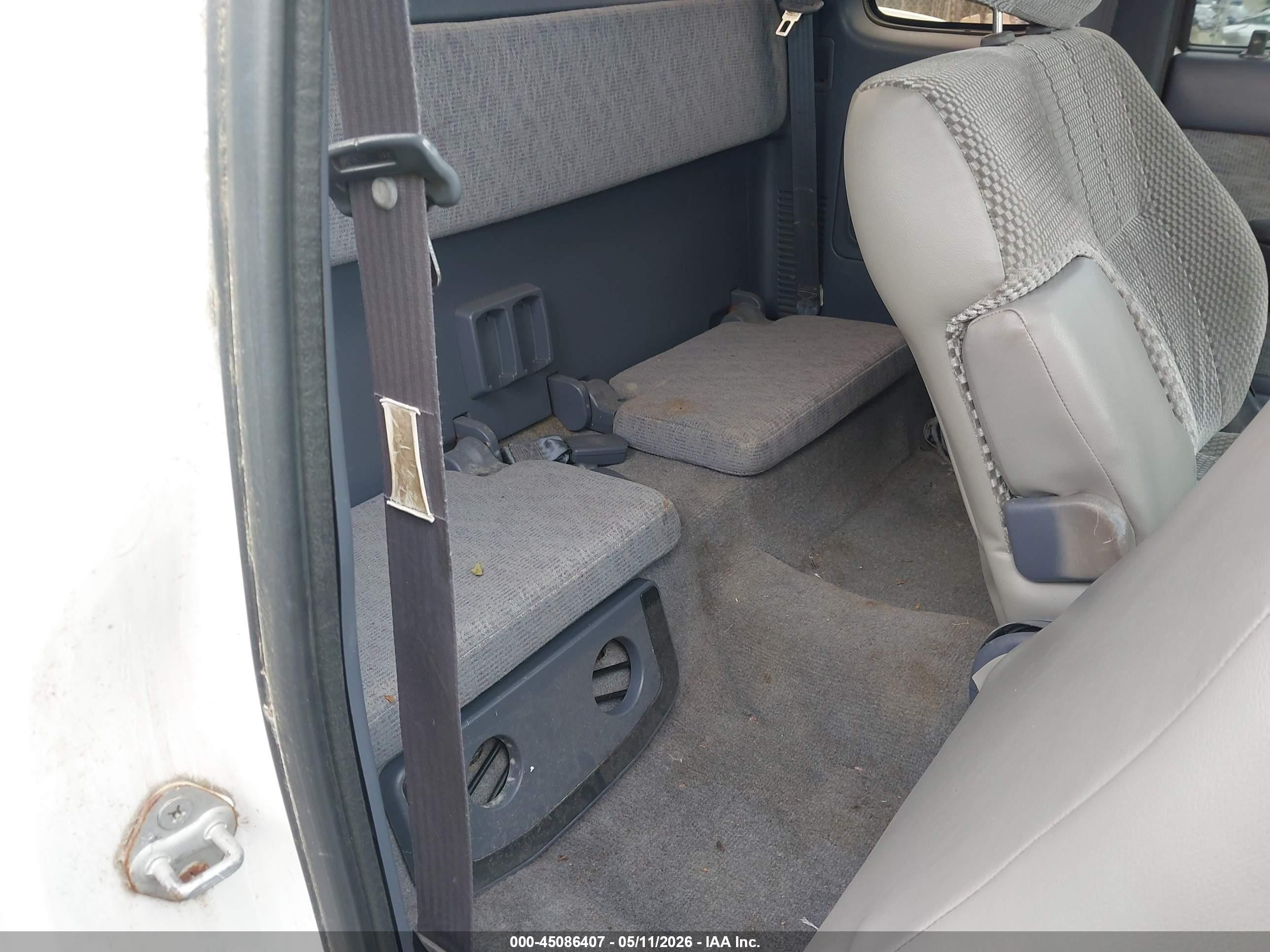 1998 Toyota Tacoma   White vin: 4TAWM72N2WZ046669